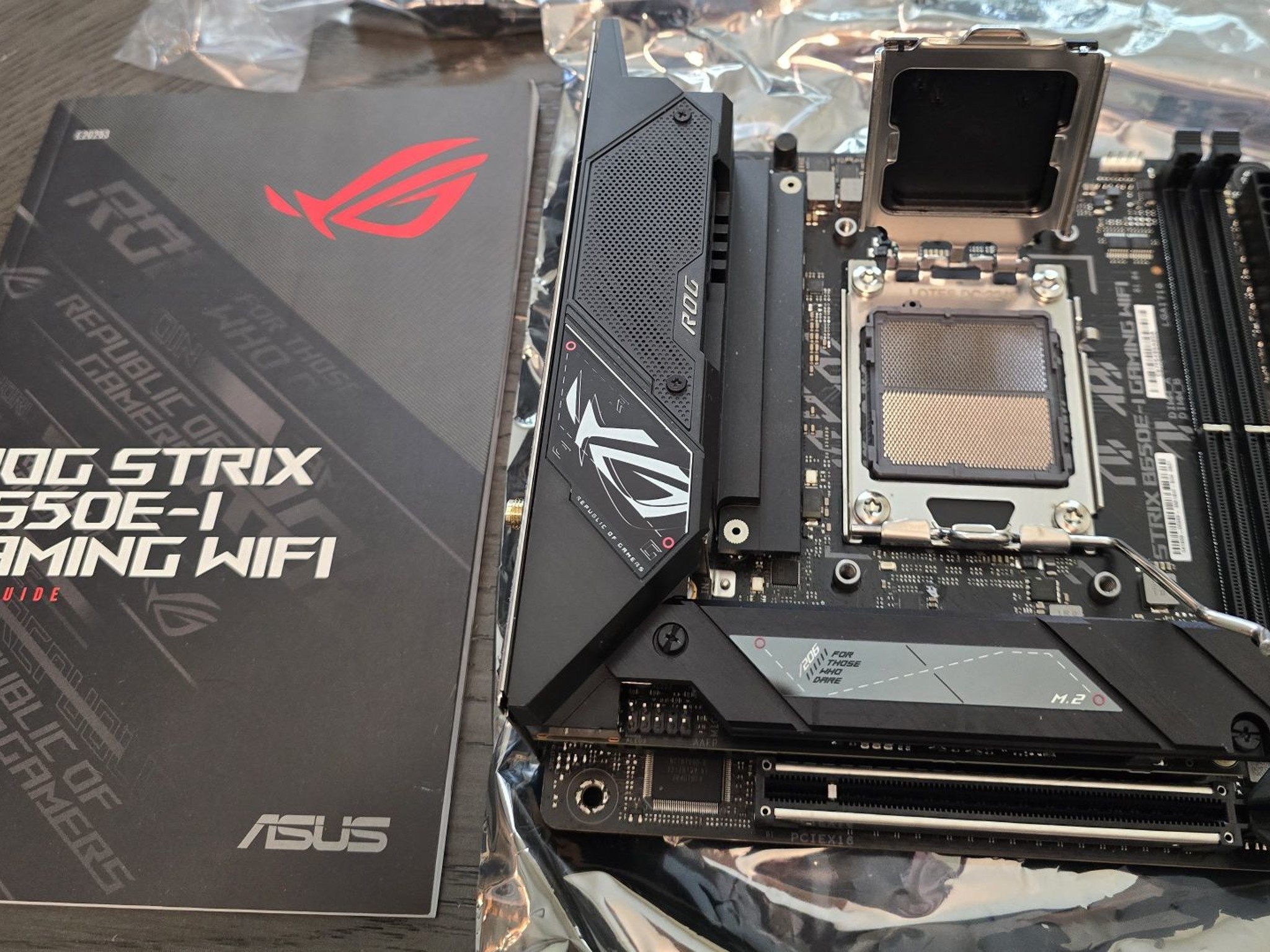 ASUS ROG Strix B650E-I Mini-ITX AM5 Motherboard