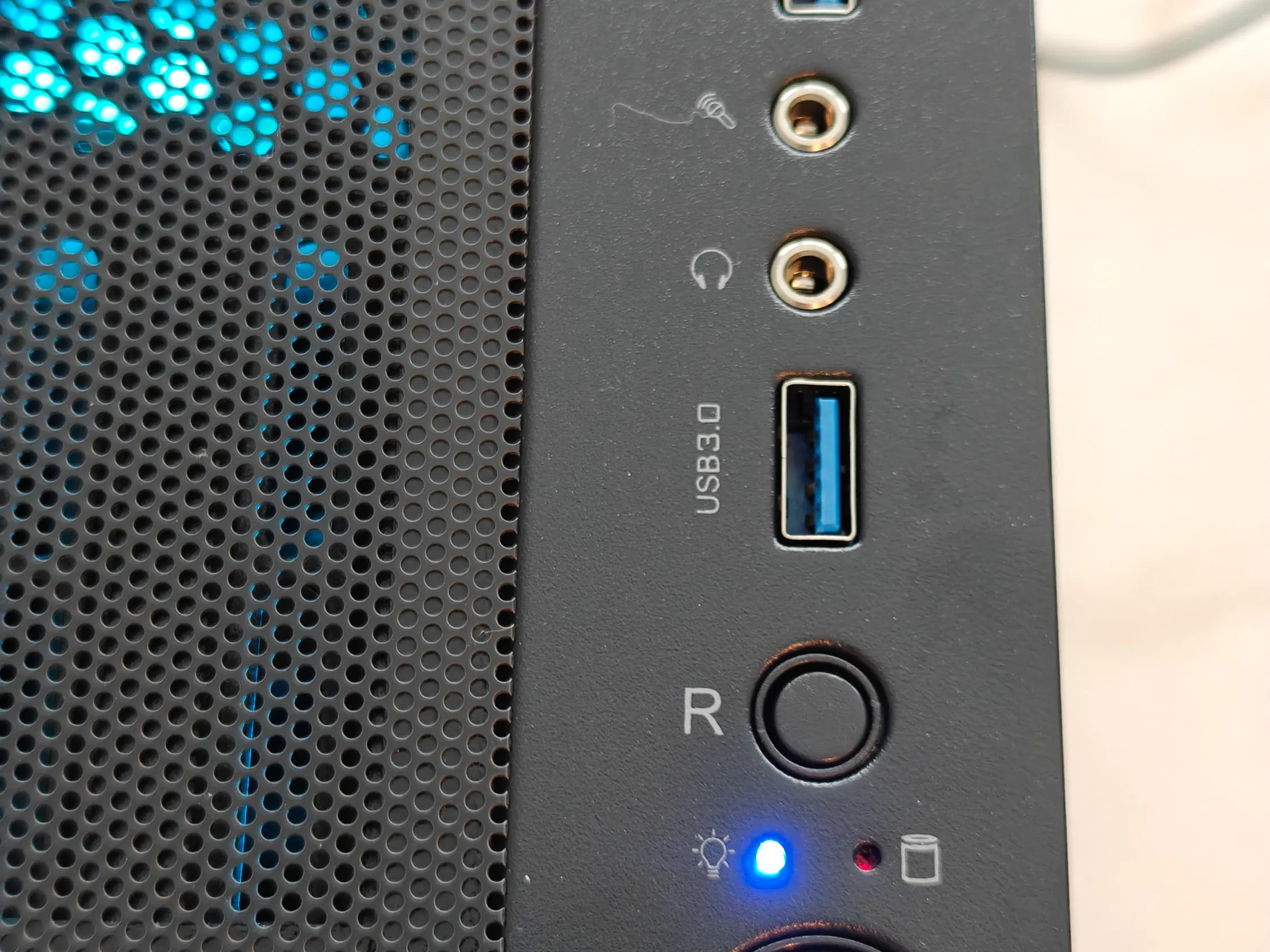 1440P - Arc B580 - Ryzen 7 5700X - 32GB DDR4 - ARGB - Micro ATX - 1TB SSD