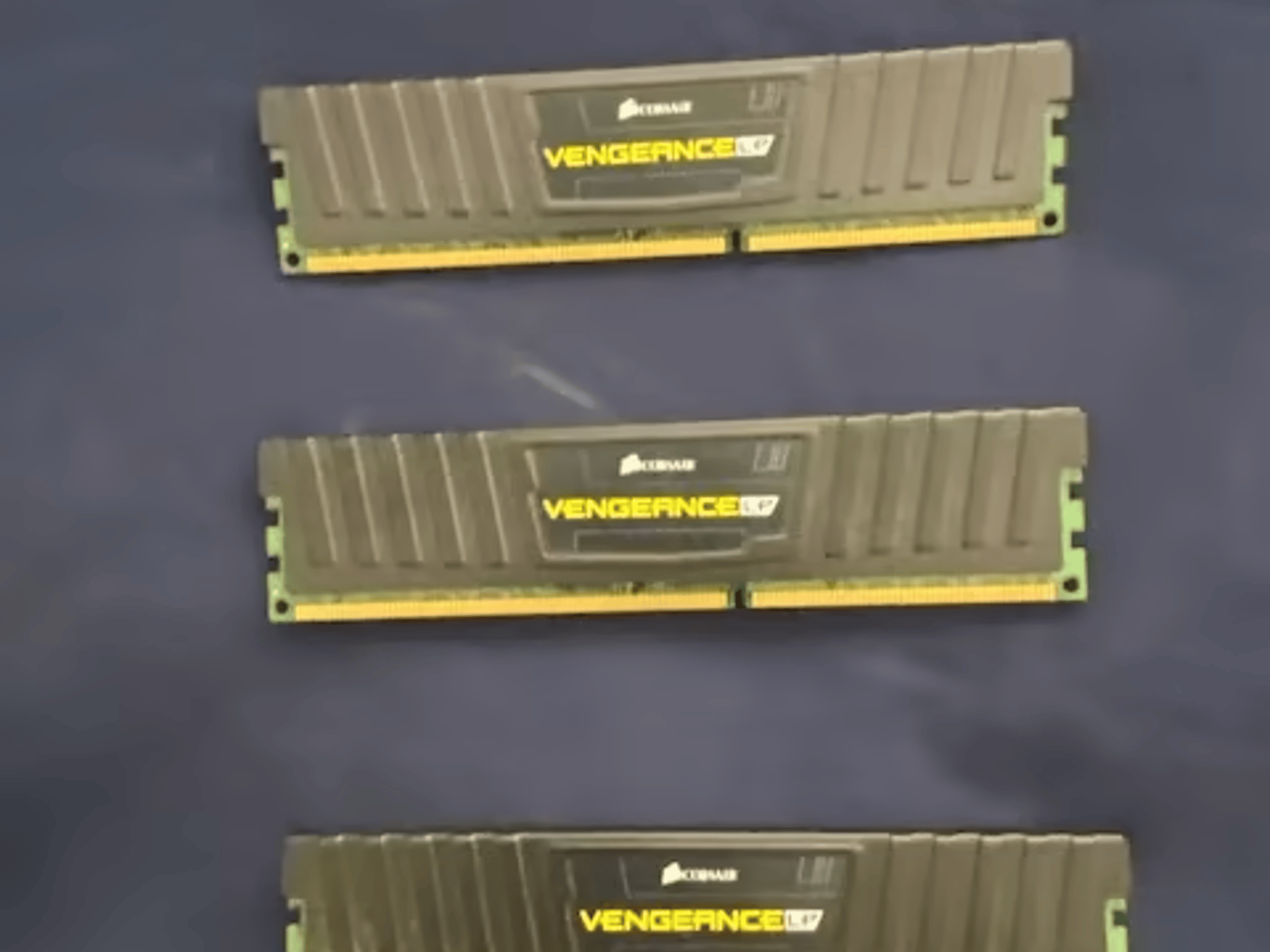 Corsair Vengeance LP 16 GB (4*4GB) DDR3 1600 CL9