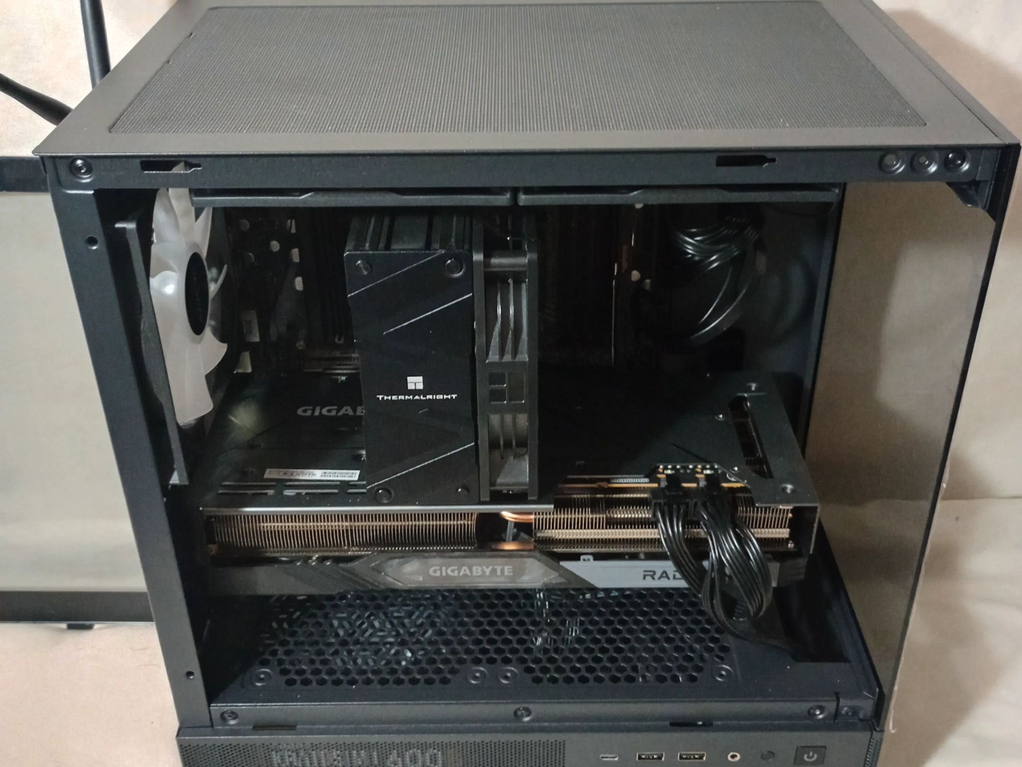 POWERFUL GAMING PC!! 4k-1440p Gaming PC AMD Ryzen 5th Gen CPU- GIGABYTE RX7800 XT- 32GB 6000Mhz RAM!