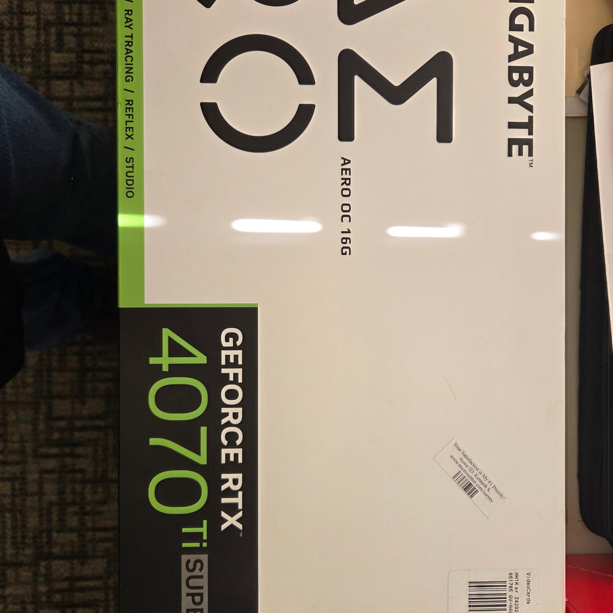 GIGABYTE AERO OC GeForce RTX 4070 Ti SUPER
