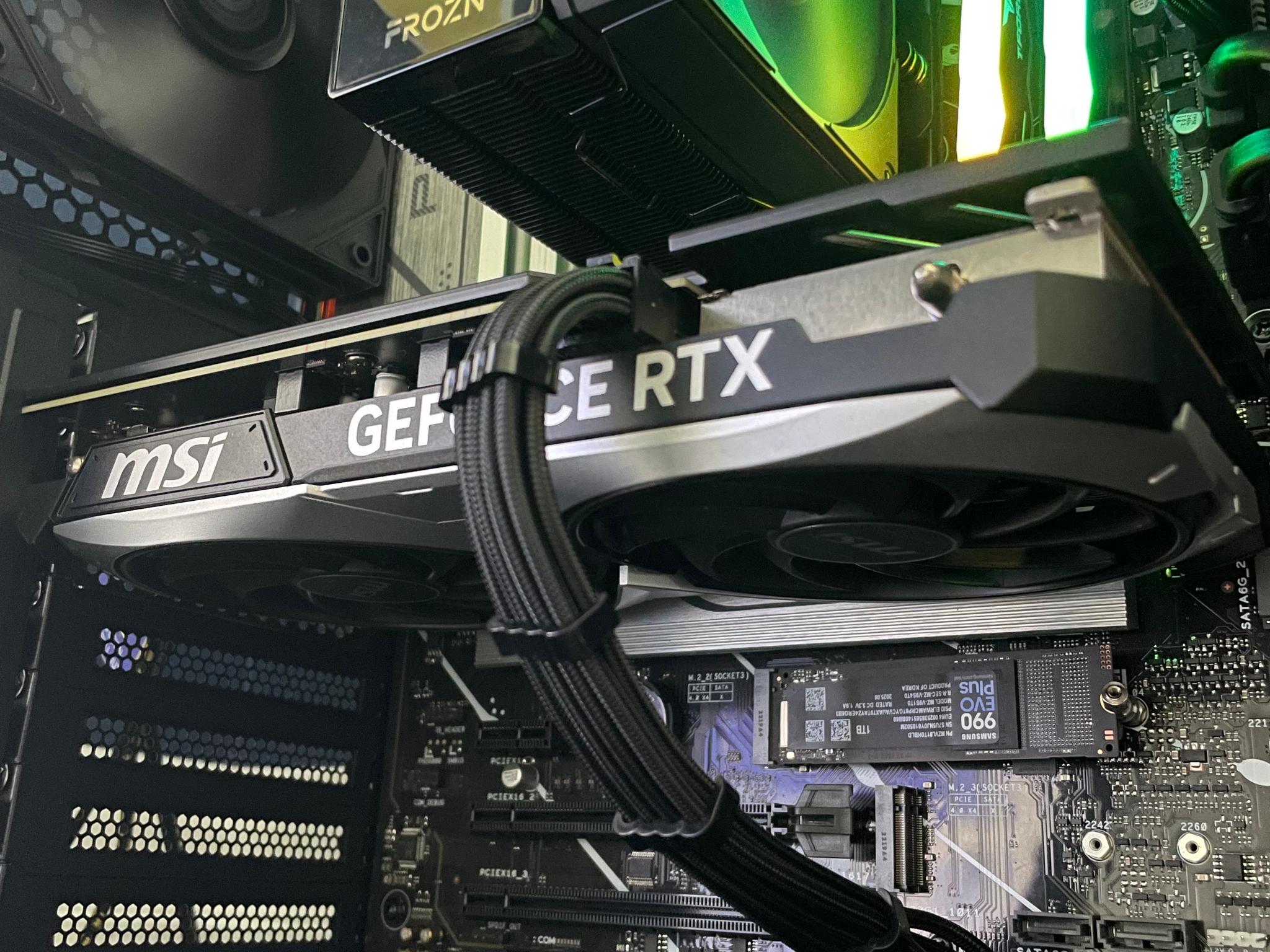 Custom High-End Gaming PC - Ryzen 9 7900x - RTX 4070 - 32GB DDR5 - 2TB NVMe
