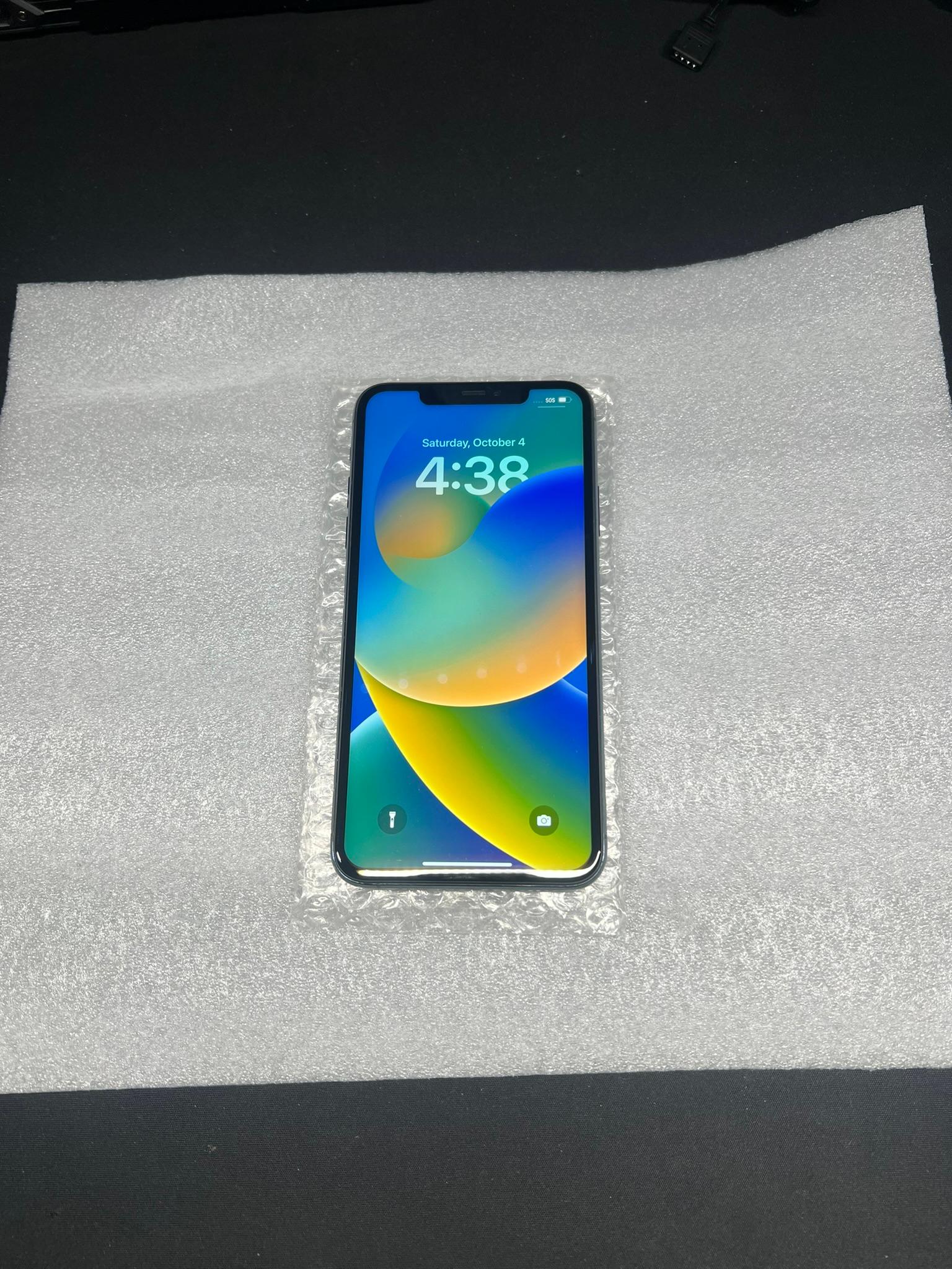 Apple iPhone 11 Pro Max – Unlocked – 64 GB – Midnight Green