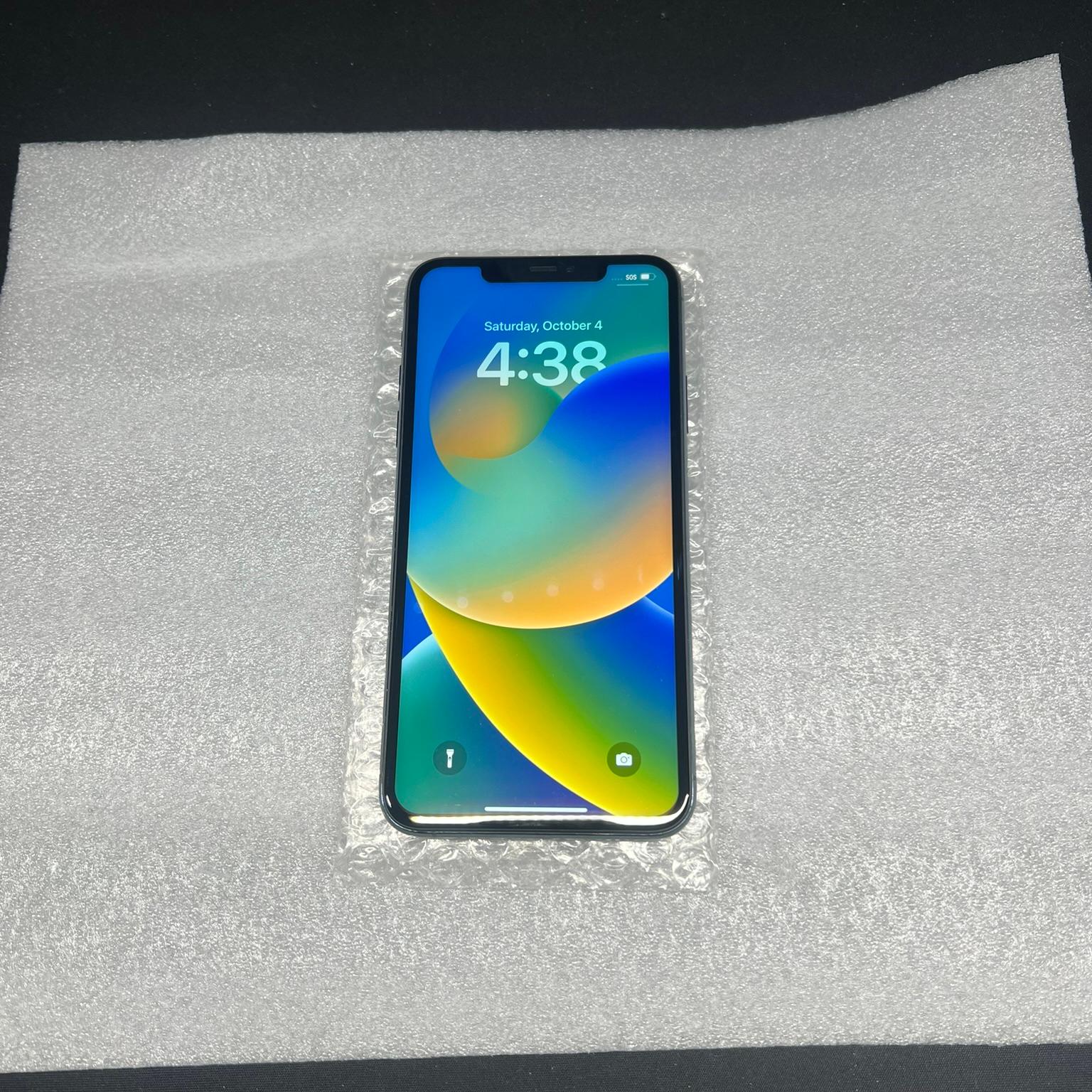 Apple iPhone 11 Pro Max – Unlocked – 64 GB – Midnight Green