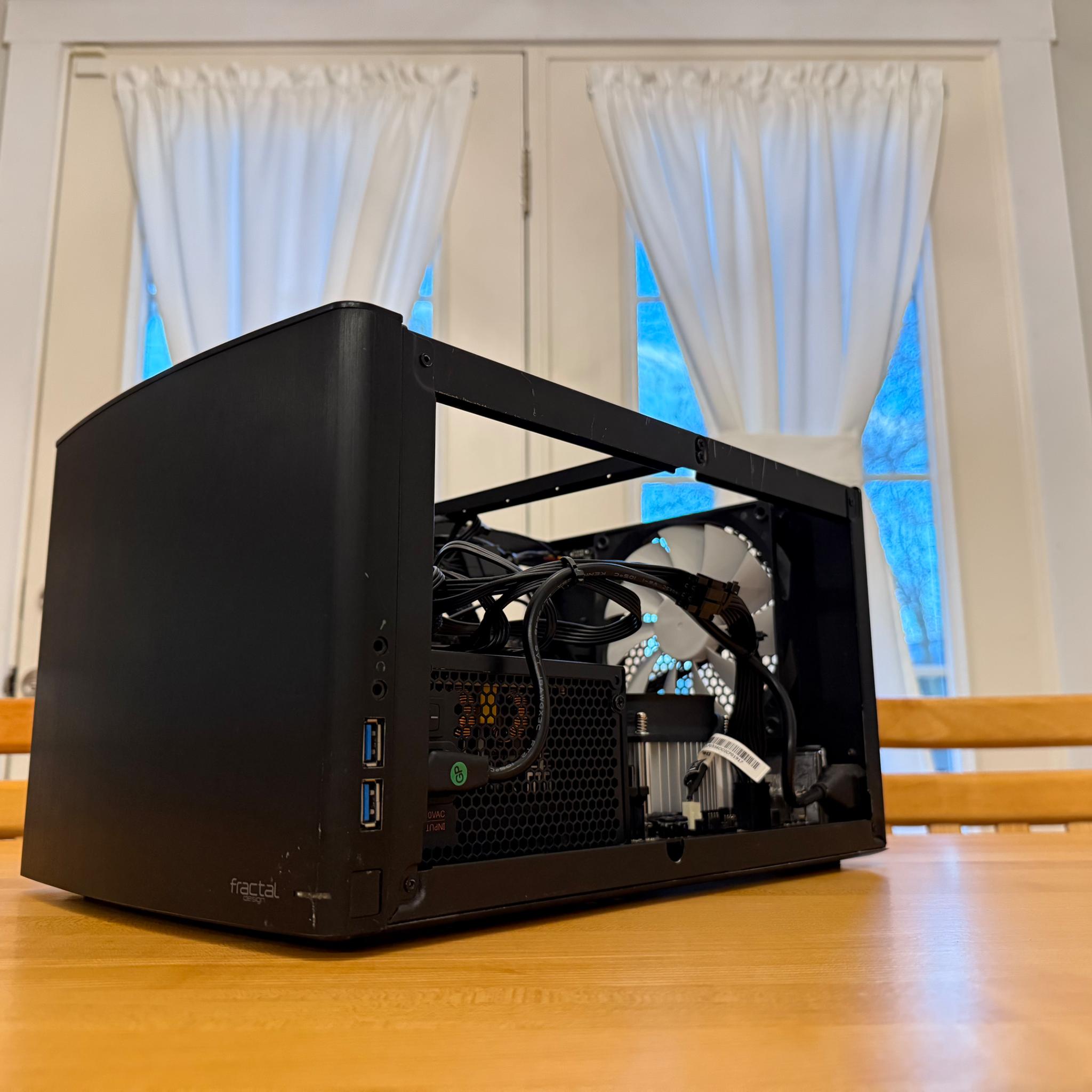 🦍| GTX 760, 4790k, 16gb DDR3, 512gb SSD, WiFi Equipped ITX Gaming PC!