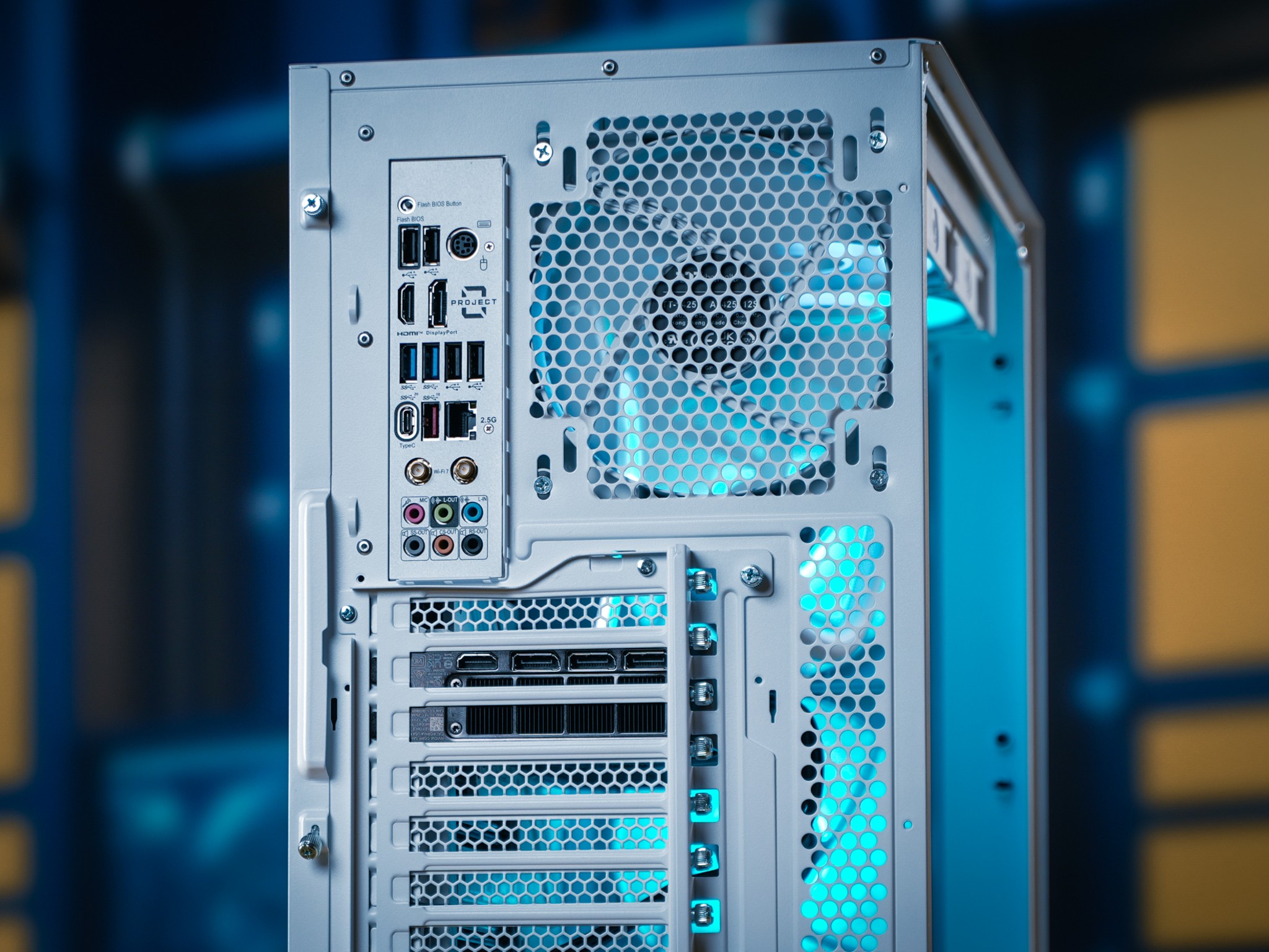 “H1D3W4R3” RTX 4070 SUPER i7 13700KF 32GB Windows 11 PRO 2TB M.2 Workstation Gaming PC