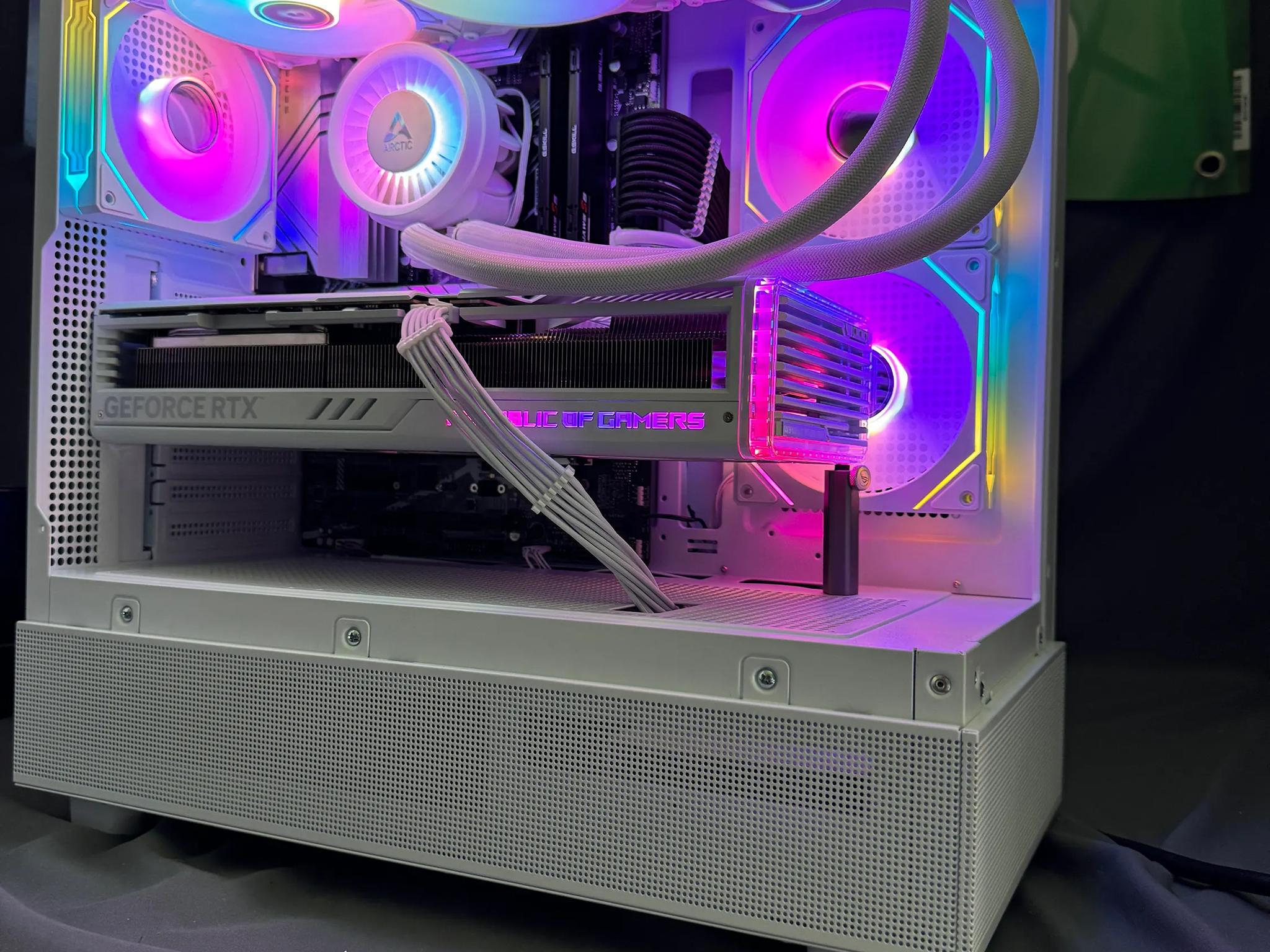 RTX 4090 Whiteout Gaming PC