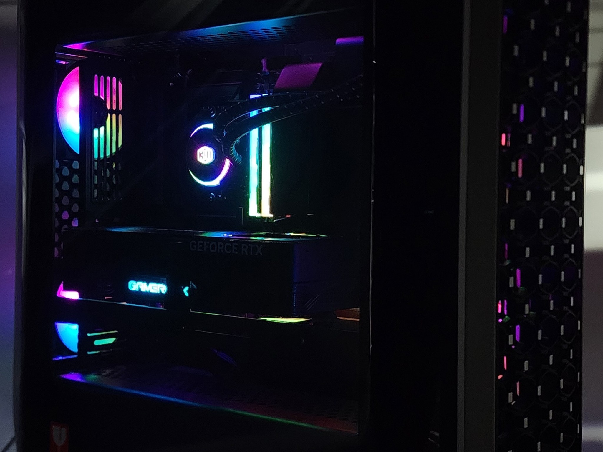 Gaming PC Ryzen 7 9850X3D 32GB RAM 2TB SSD RTX 5090 32GB Windows 11 Computer
