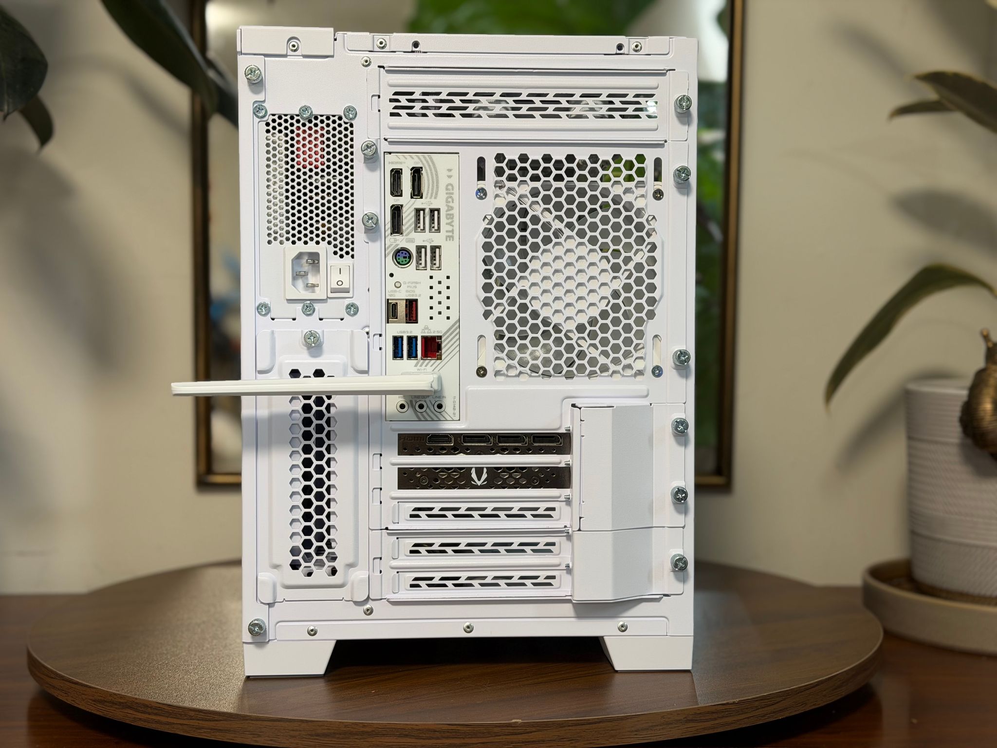 RTX 4080 | Ryzen 7 7800X3D | 32GB DDR5 | B850M | 2TB Gen4 SSD | 850W SFX Custom Loop