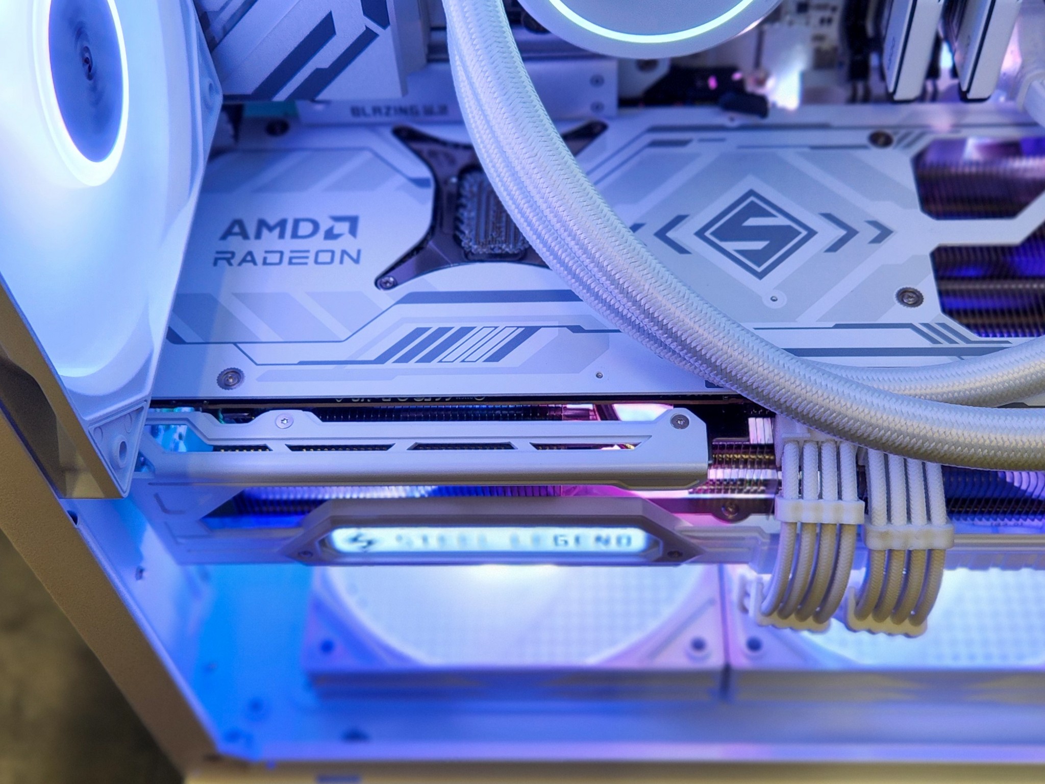 RX 9070 XT | Ryzen 7 7800X3D | 2TB SSD | 32GB DDR5 | Custom All White Gaming/Streaming PC