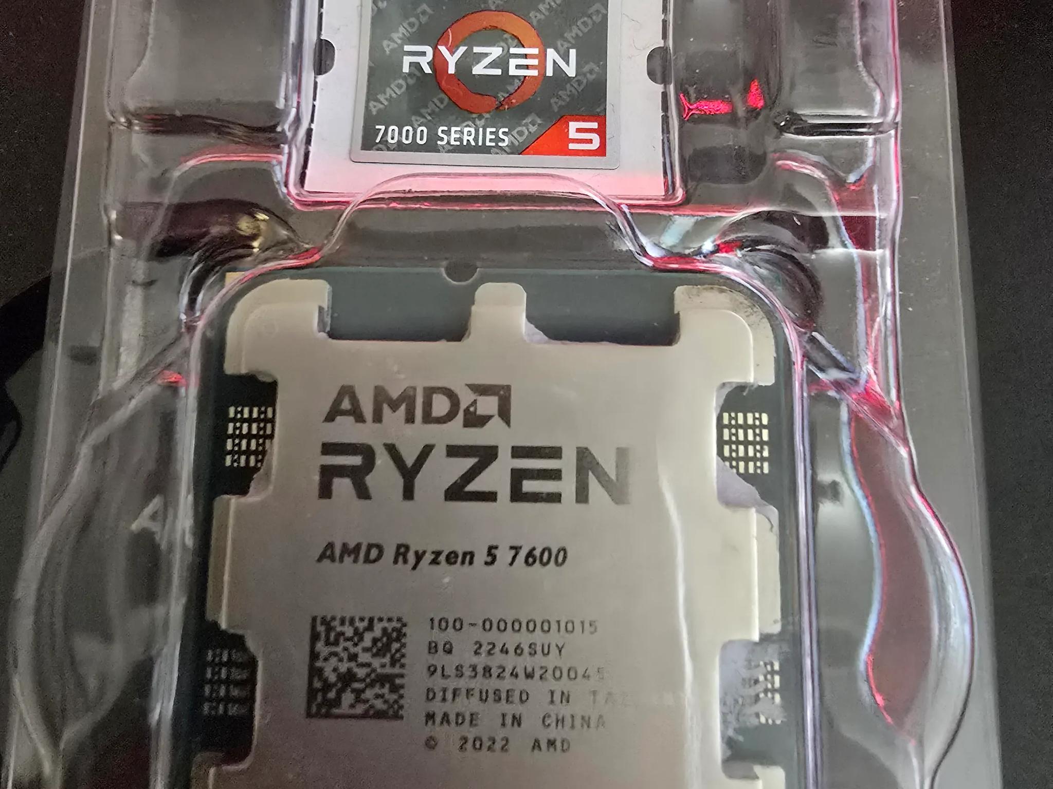 AMD Ryzen 5 7600 6-Core, 12-Thread Unlocked Desktop Processor