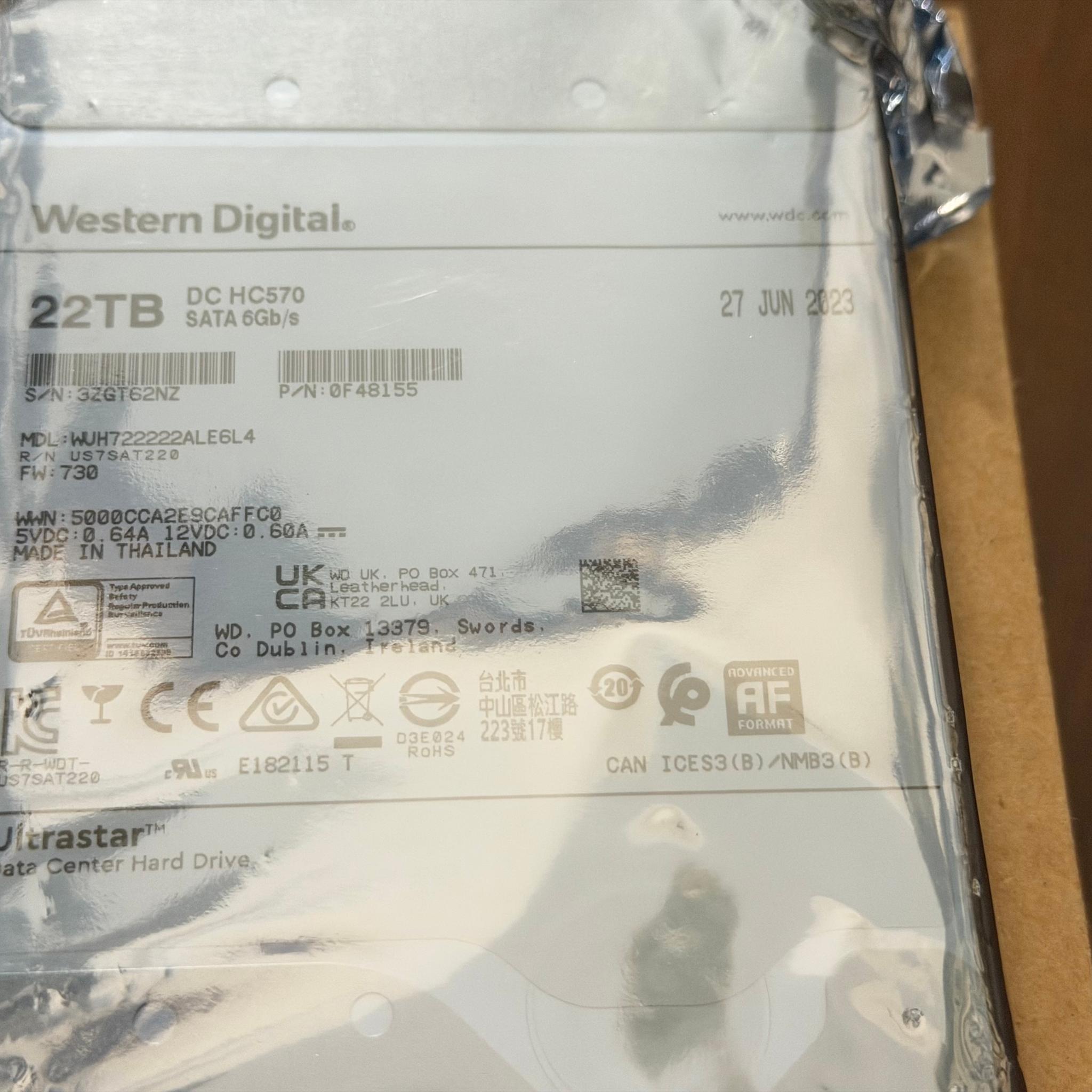 2x 22TB WD Ultrastar HC570