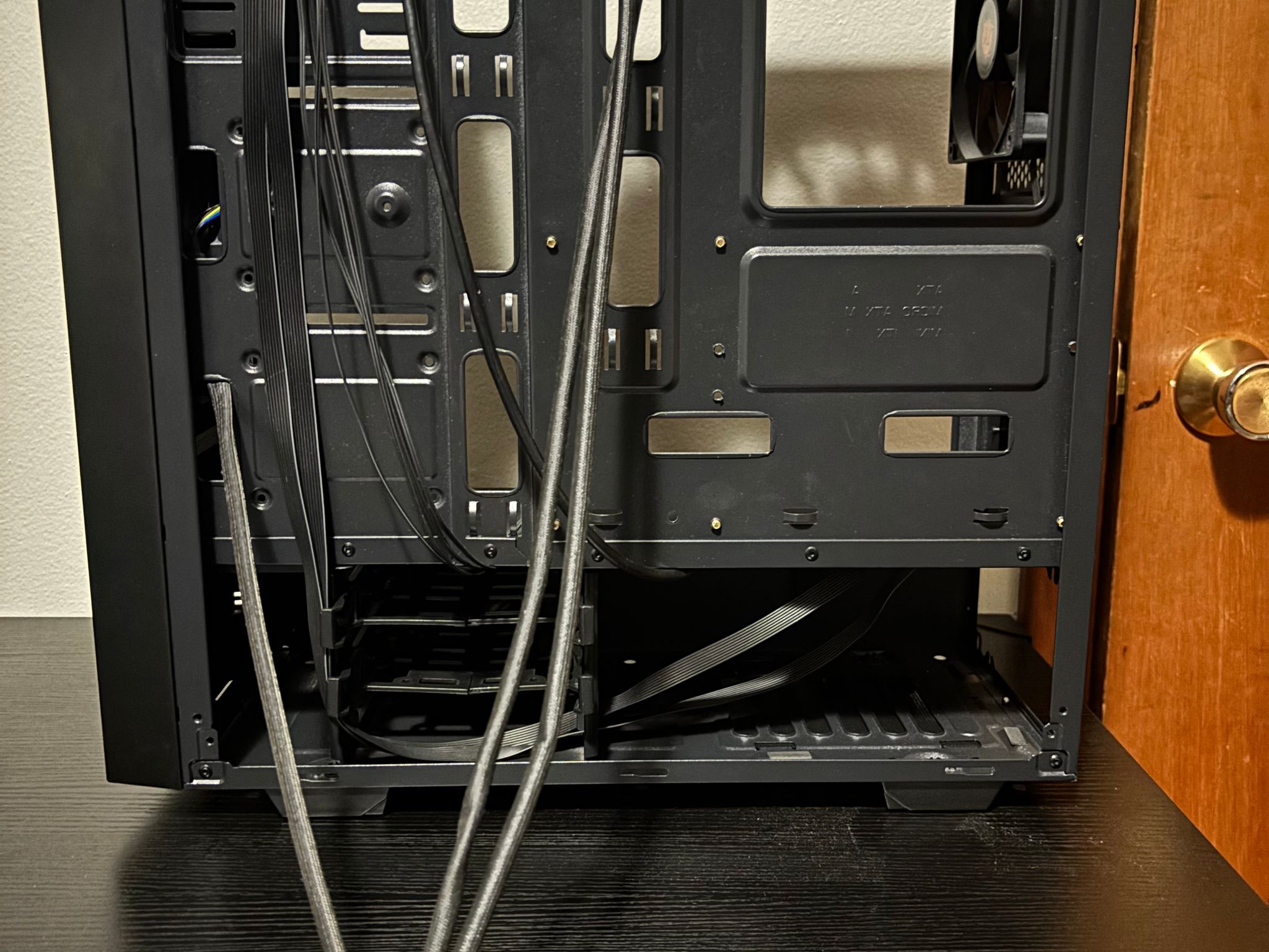 Thermaltake V100 Perforated (Black - No Panel)