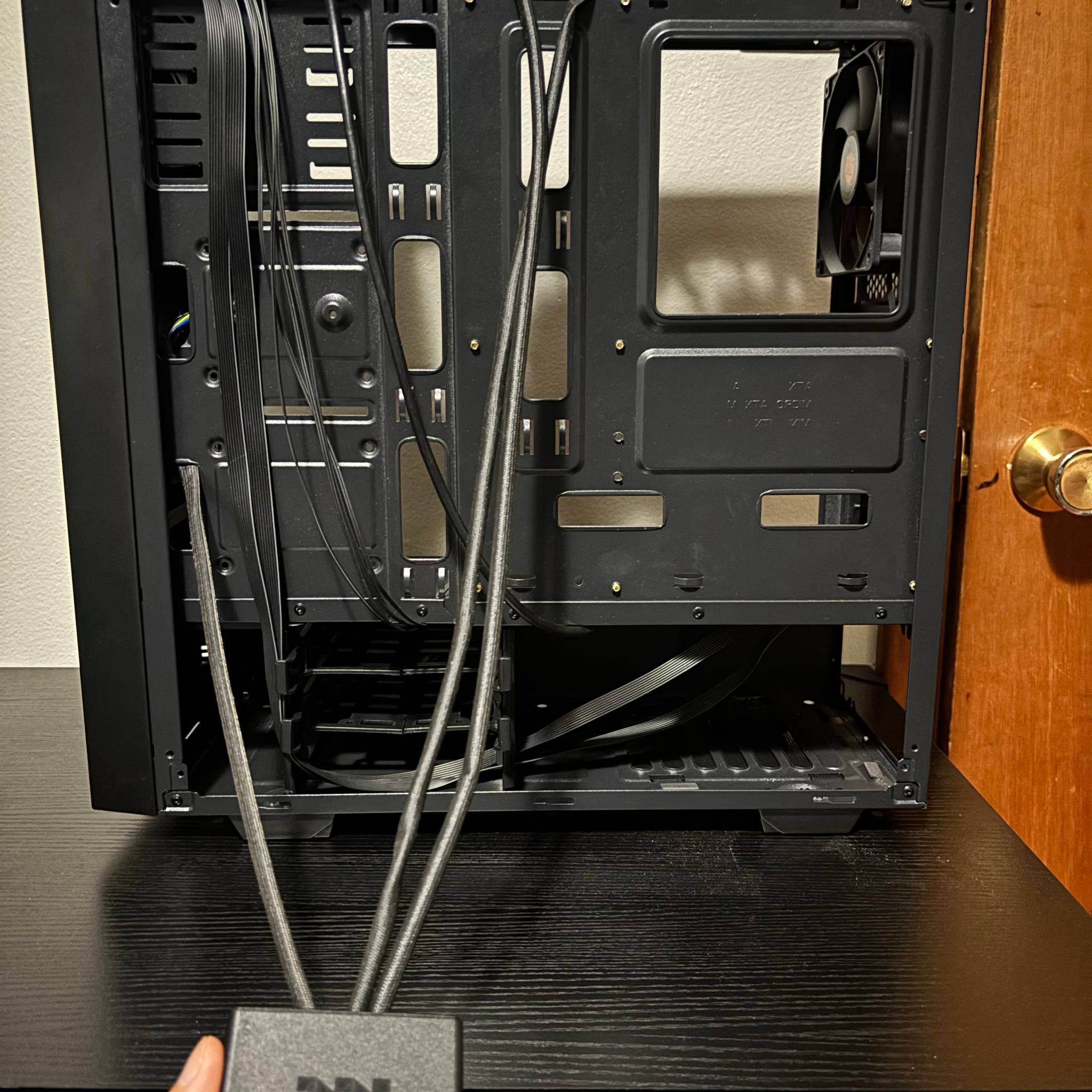 Thermaltake V100 Perforated (Black - No Panel)