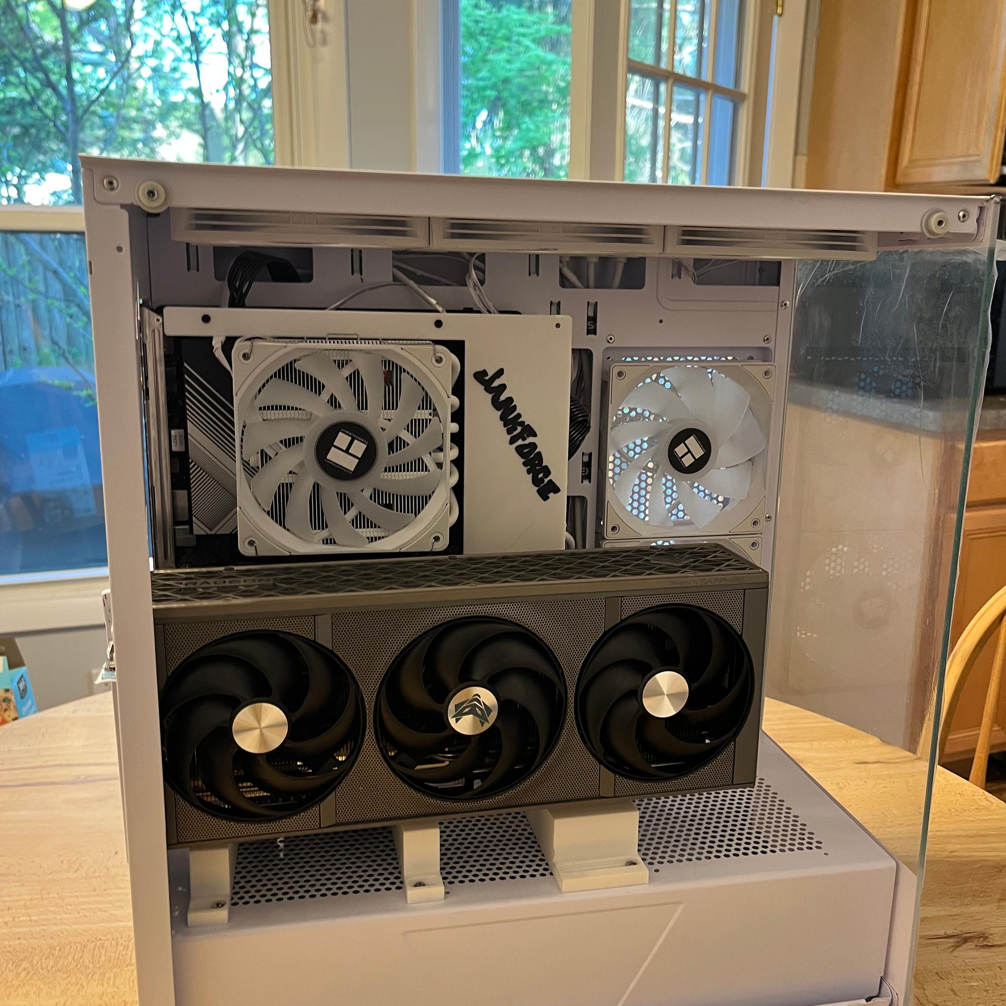 BEAST IN WHITE - Nitro+ 9070XT! Ryzen 7600X3D 16GB DDR5 - Custom 'JankForge' Mobo Shroud - Case dent