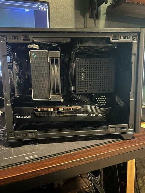 Gaming PC Ryzen 5 2600, XFX 6600xt, 16 gb ram, 750 psw, Asus ROG Strix x570 itx