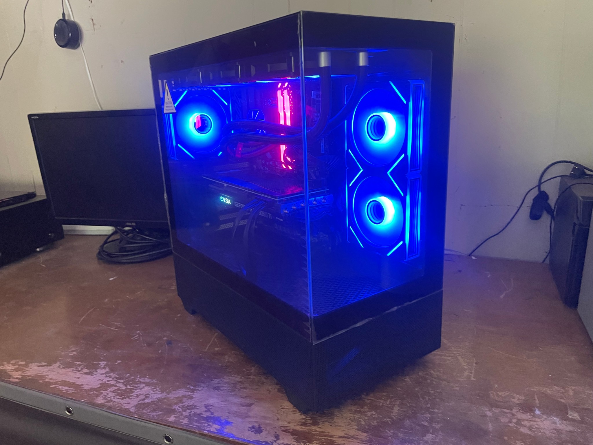 Ryzen 5 | 3060ti | 32GB Ram | WiFi + Ethernet