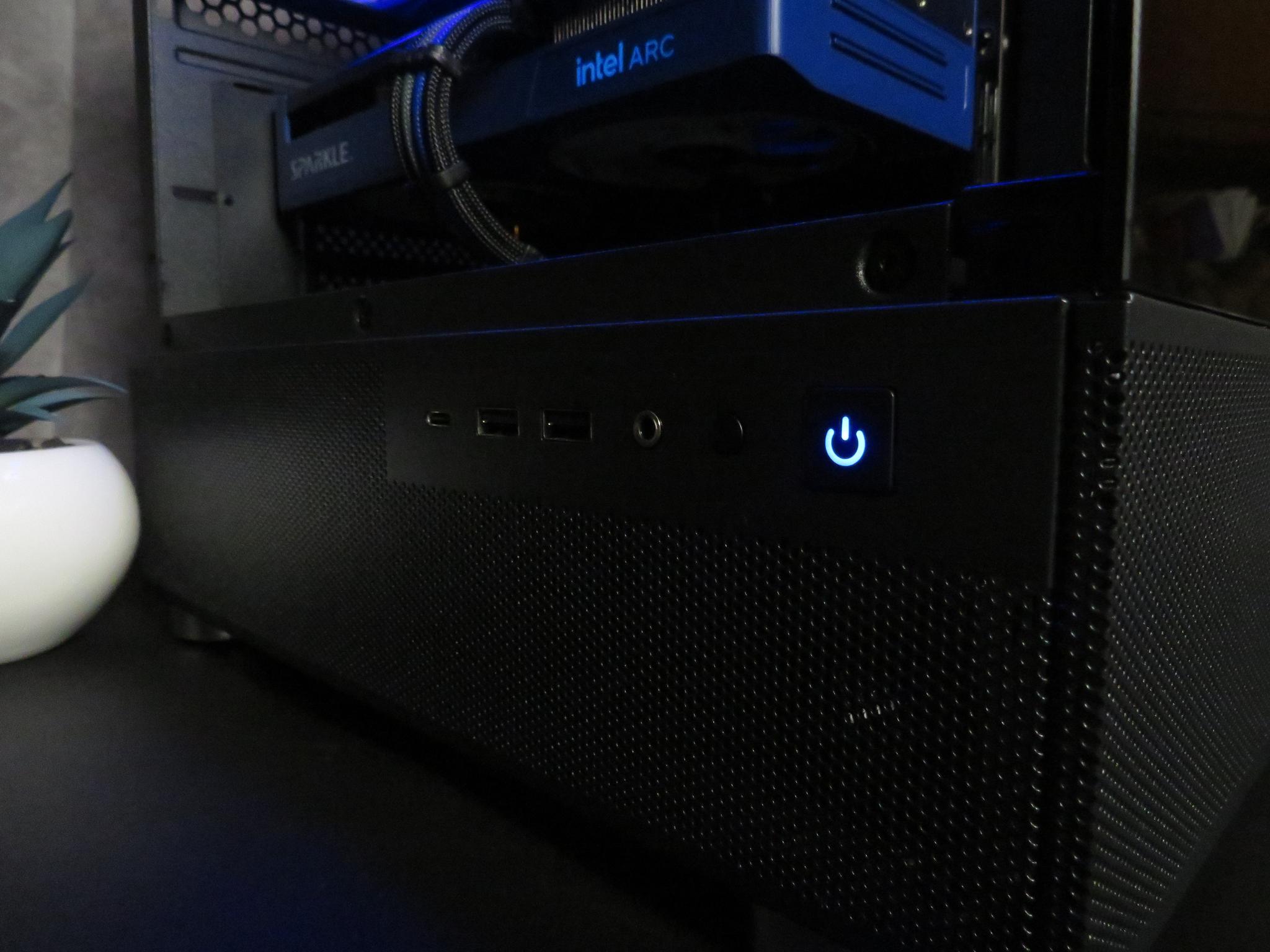 Intel Arc Gaming: Ryzen 5 3600X + Sparkle Arc B570 + 16 GB DDR4 + 1 TB NVME
