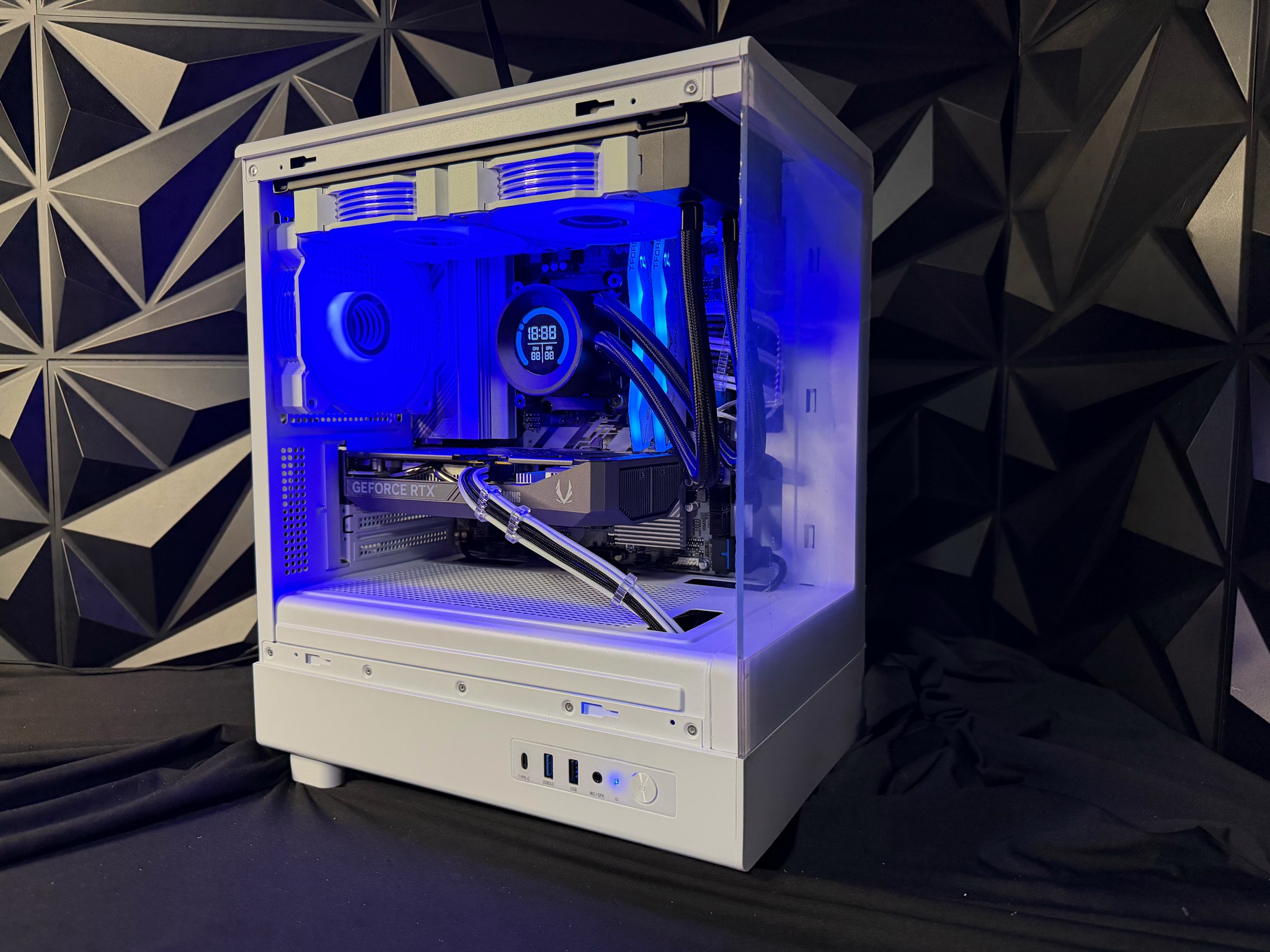 🖤 Black Heart 🖤 Ryzen 5 9600X| RTX 5060| 16 DDR5| 1.25 TB NVMe