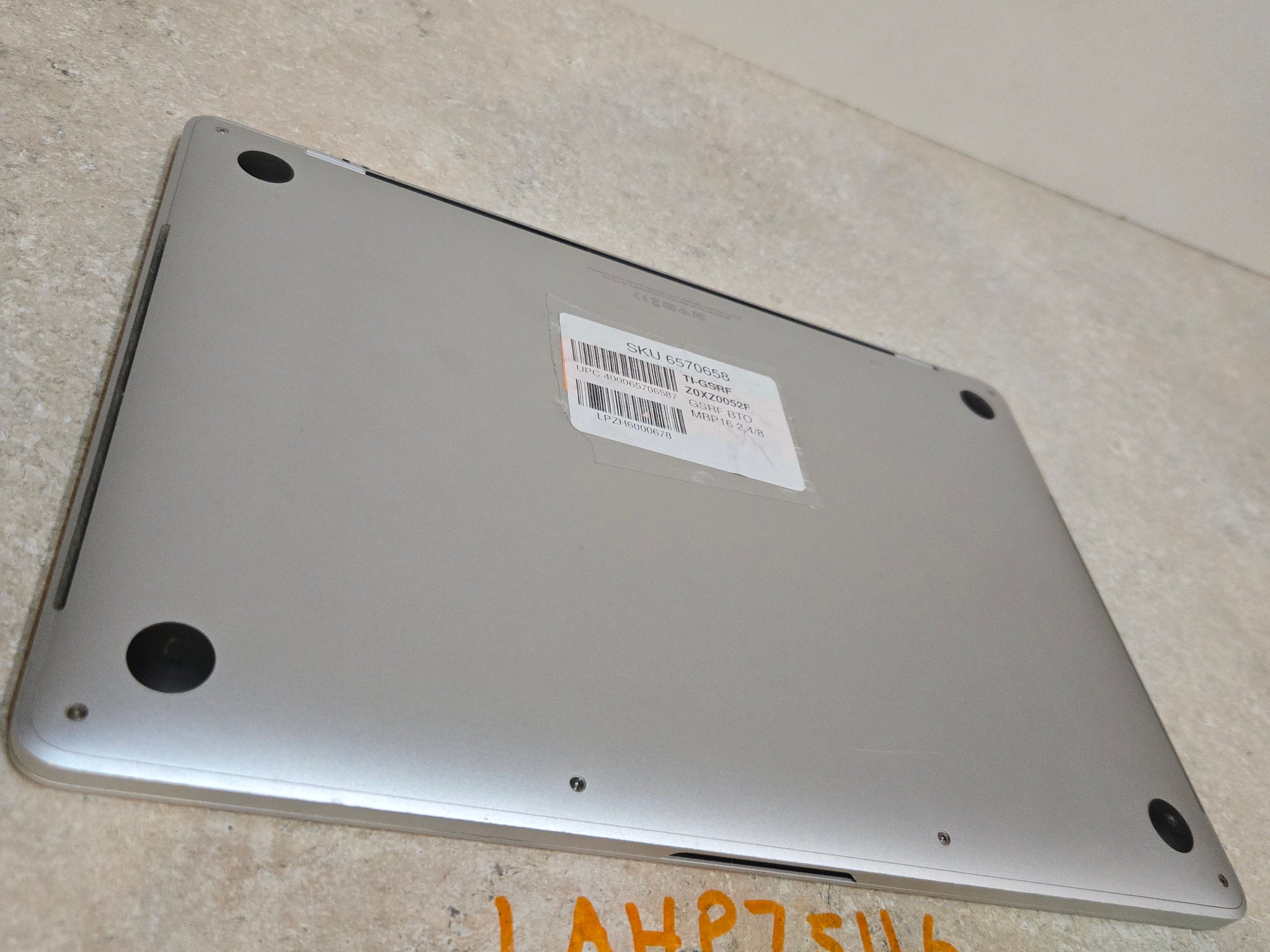 Apple Macbook Pro 13 inch Laptop - 2018 - 1TB - intel i7 - Model A1989
