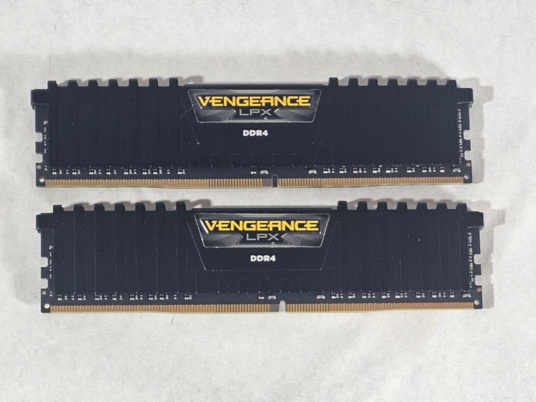 32GB DDR4 (2x16GB) CL16 3200MHz Corsair Vengeance LPX