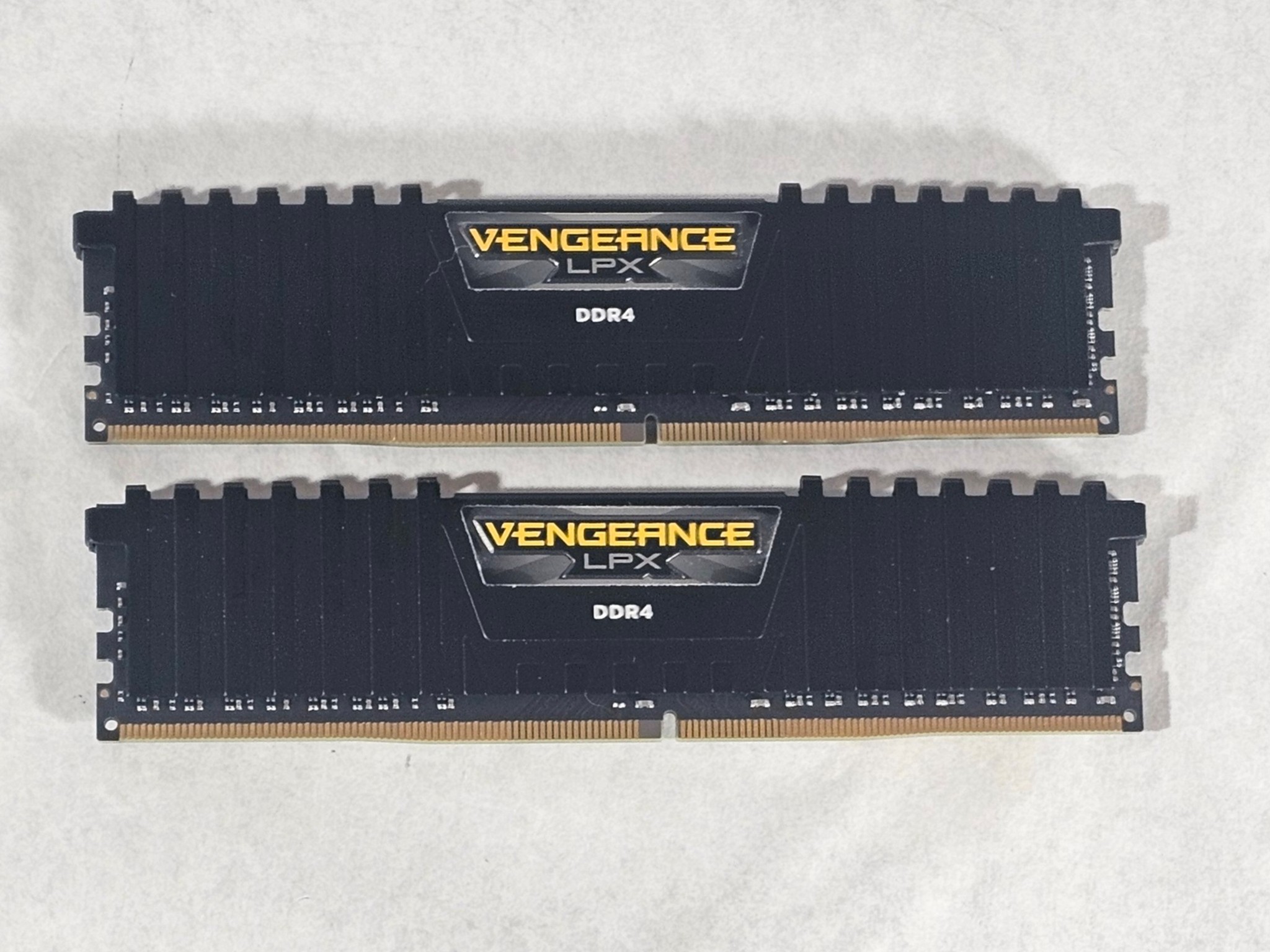 32GB DDR4 (2x16GB) CL16 3200MHz Corsair Vengeance LPX
