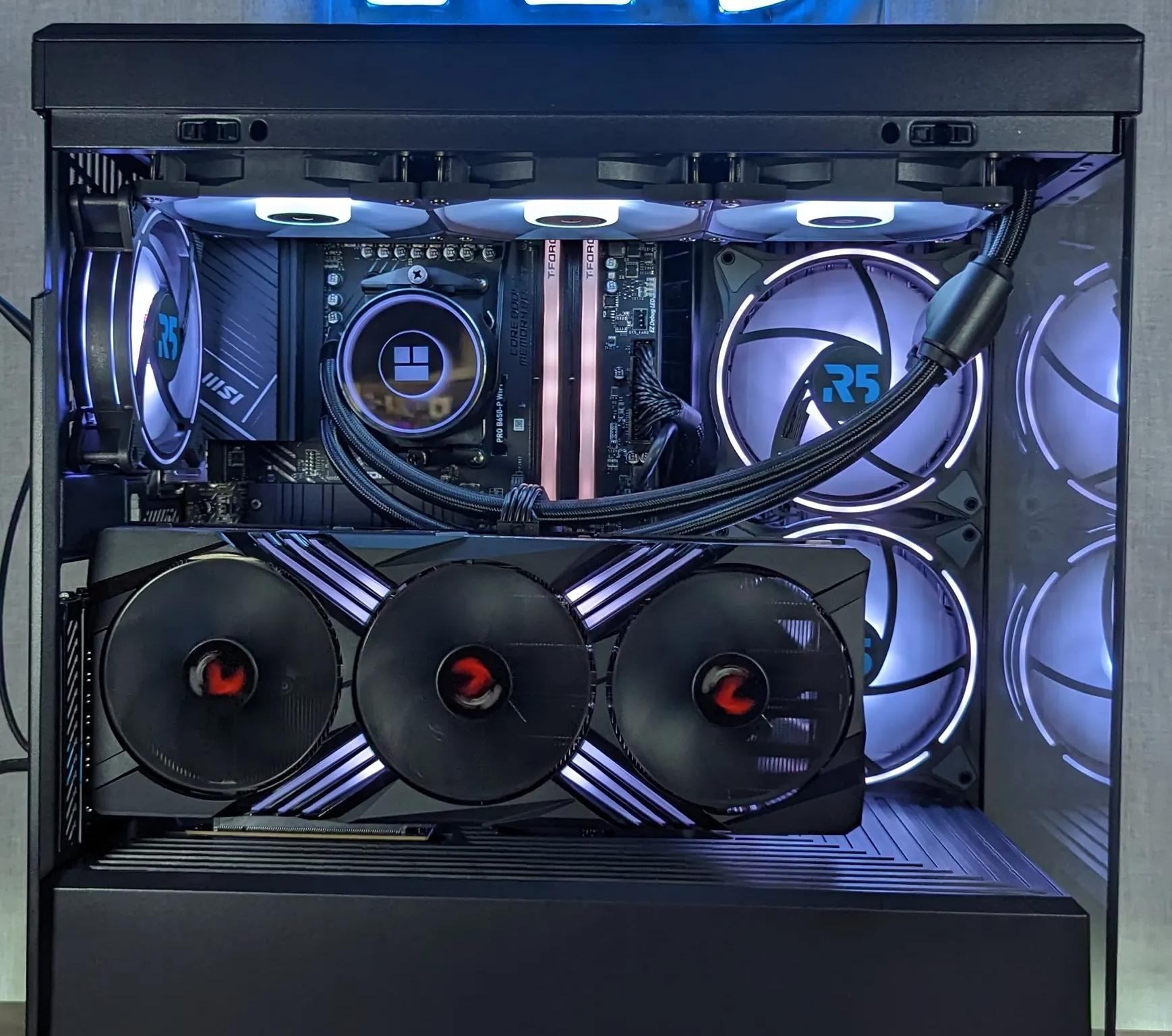 RTX 4080 // Ryzen 9 7950x // 32GB 6000Mhz DDR5 // 2TB Samsung 980 Pro // WiFi