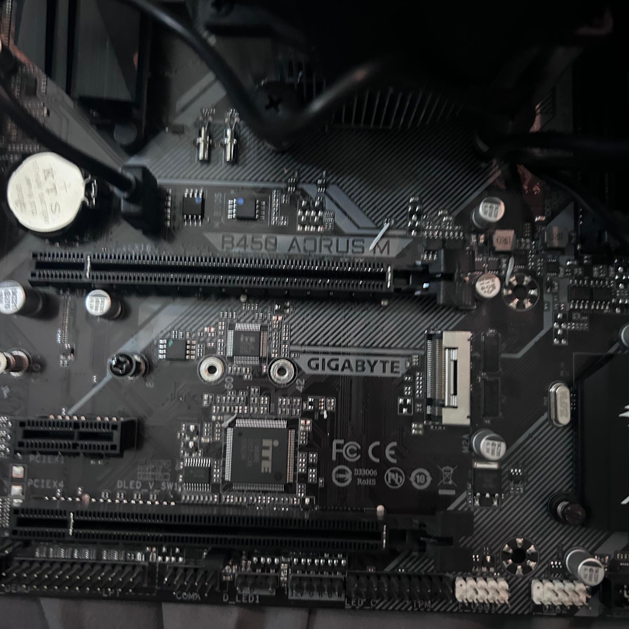 Ryzen 7 2700 + B450 AORUS M + 16GB ddr4 + RTX 3060 8gb