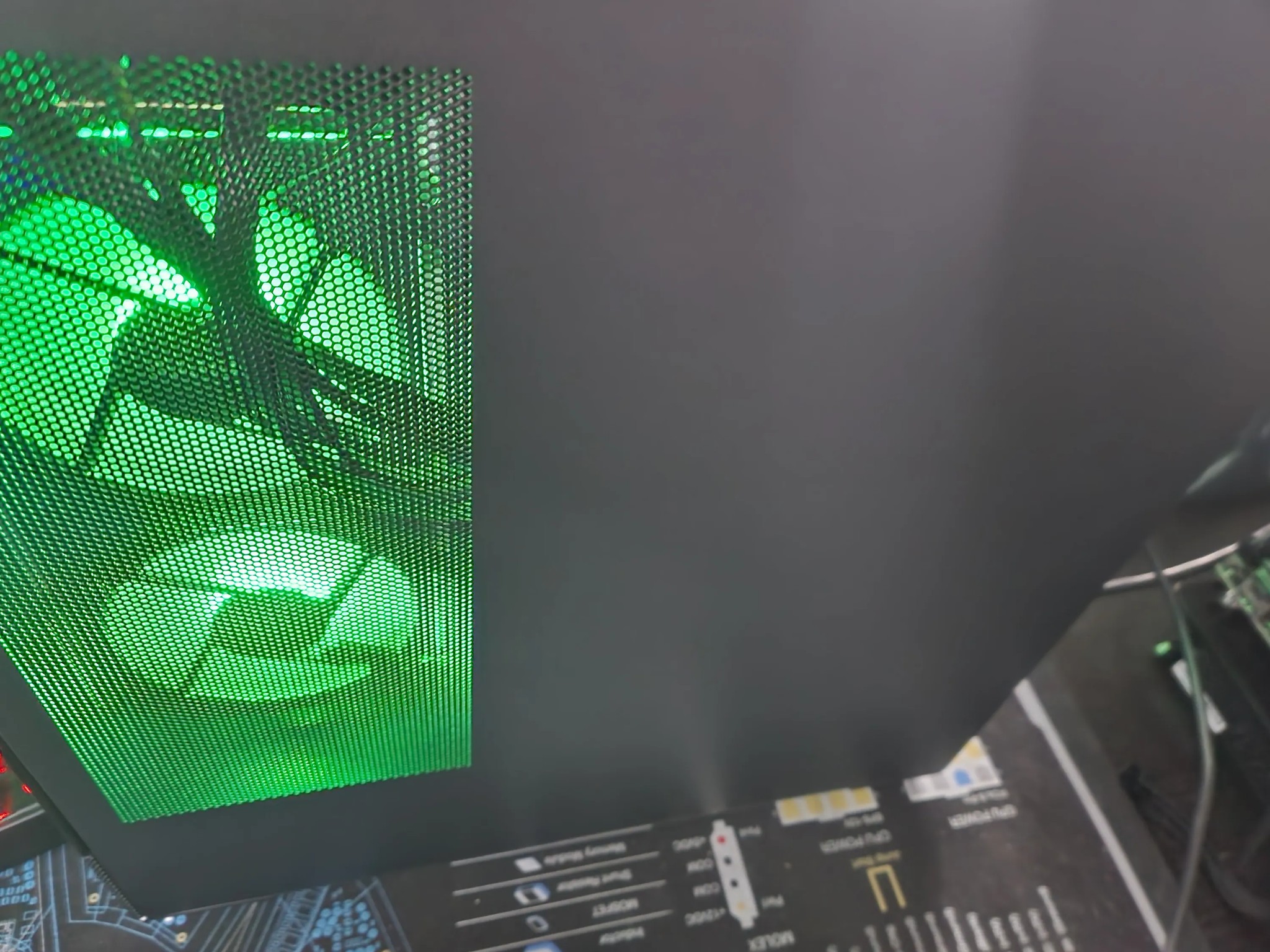 TEAM GEREN RTX 2080TI EVGA hybrid/ Ryzen 5 5600X 1440P gaming pc!