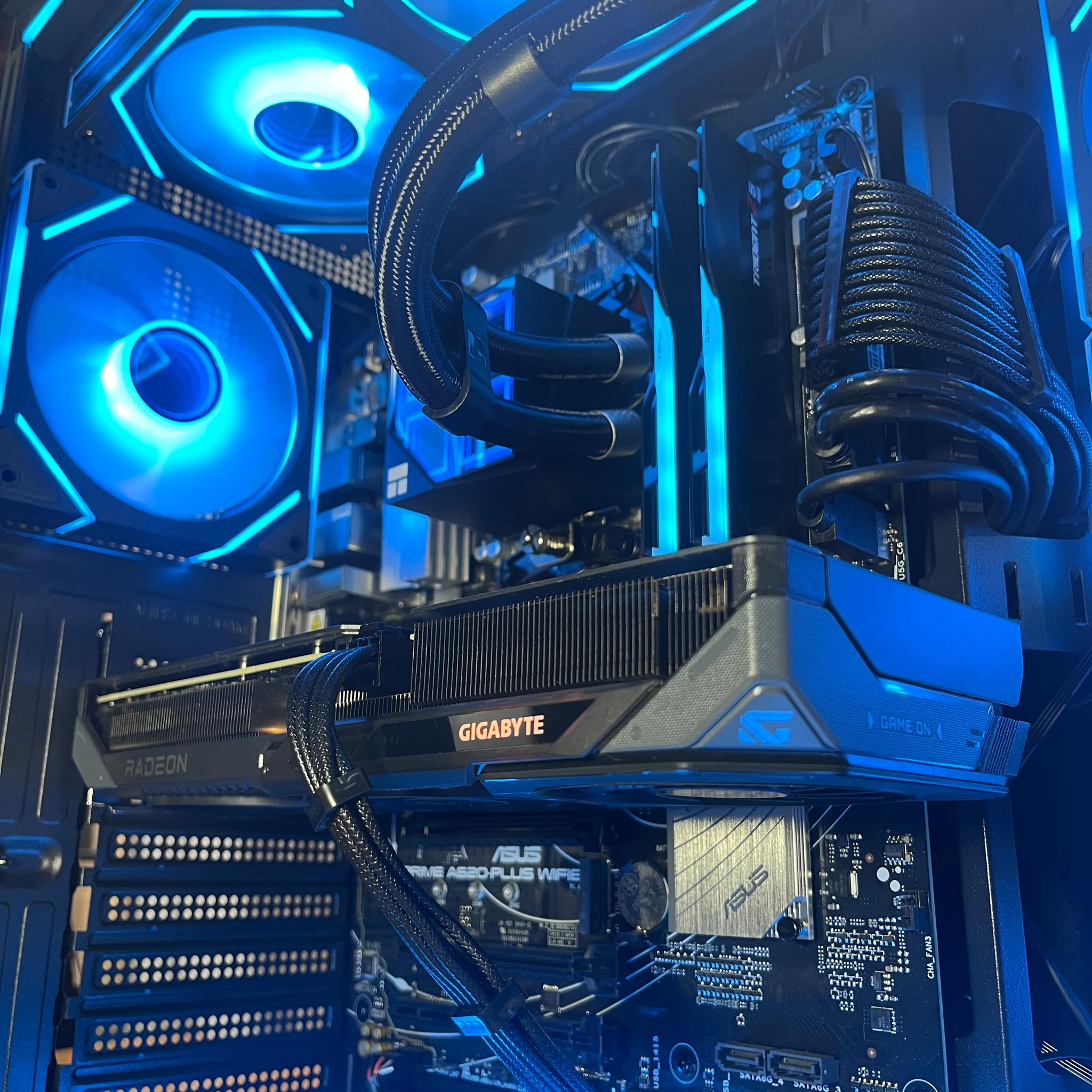 RX 9060 XT 16GB | Ryzen 5 7600 | 32GB RAM | Gaming PC