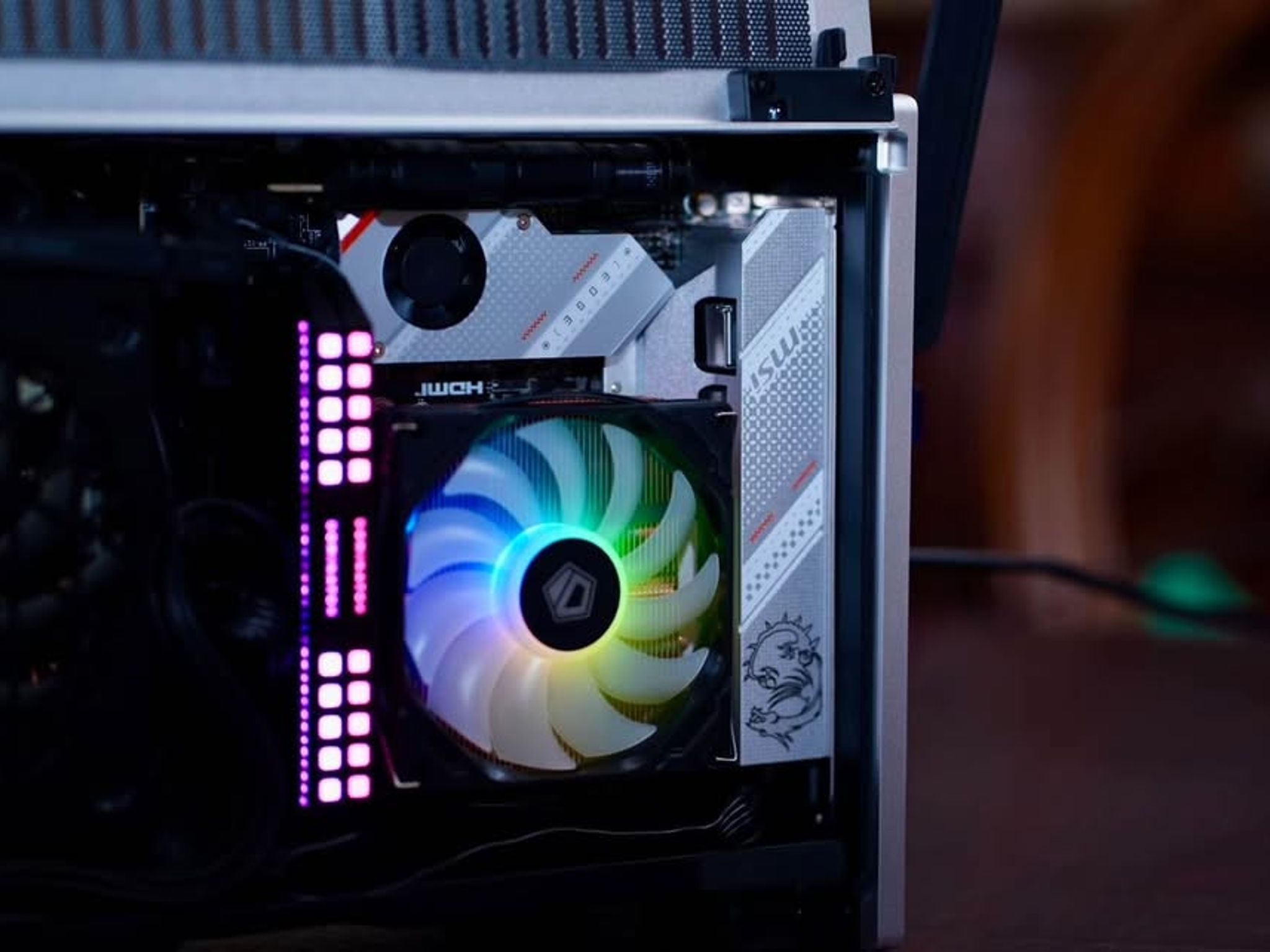 Premium Gaming PC: Fractal Terra, RTX 4080 FE, Ryzen 7900x3D, 32GB DDR5, 2TB nvMe, 850W, b650 ITX