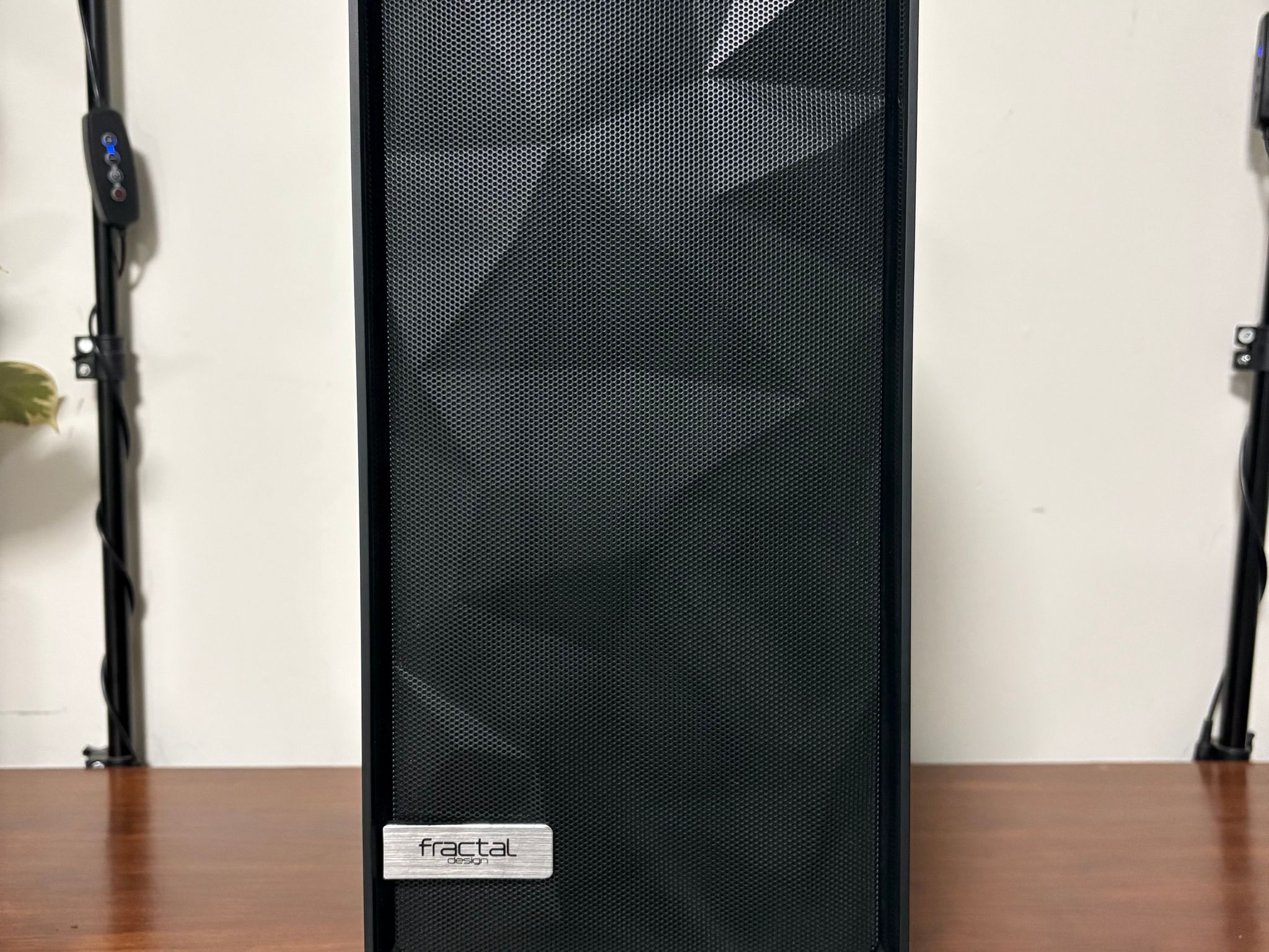 RTX 3070 | Ryzen 5 5600X | 32GB DDR4 | 1.5TB NVMe SSD | 650W PSU | 3x 120mm Fans | ATX Case