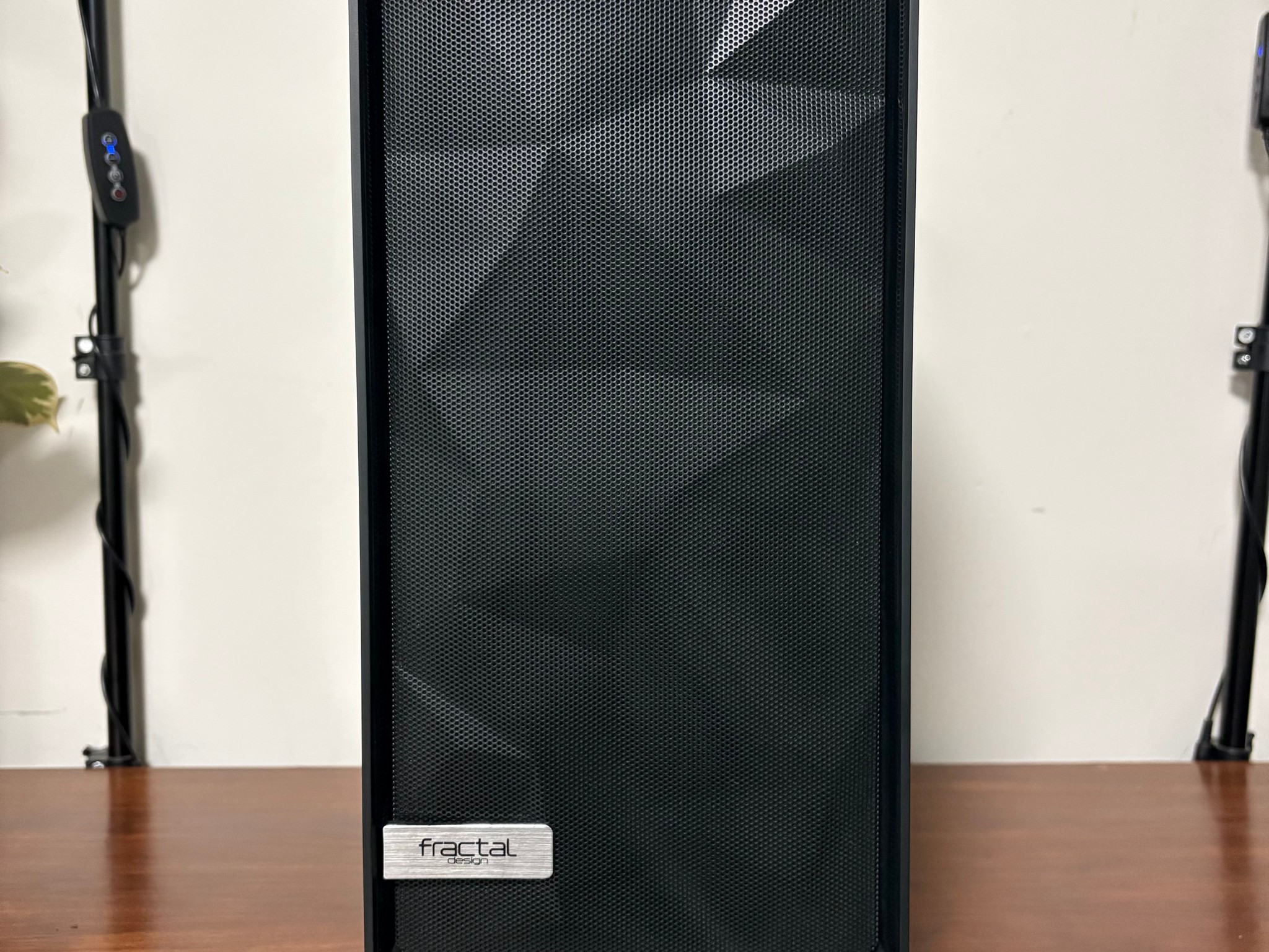 RTX 3070 | Ryzen 5 5600X | 32GB DDR4 | 1.5TB NVMe SSD | 650W PSU | 3x 120mm Fans | ATX Case