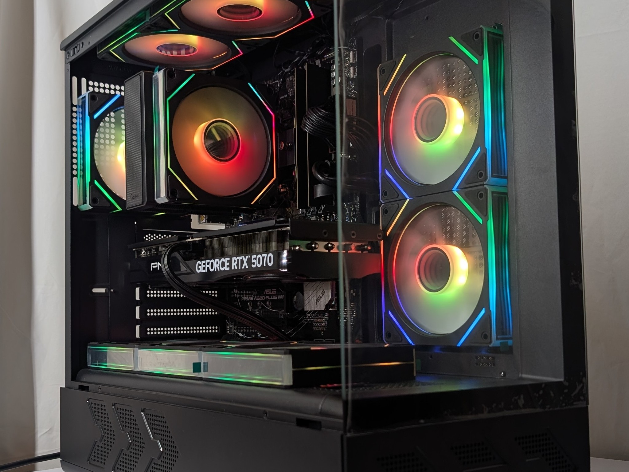 RTX 5070 | RYZEN 5 7500F | 16GB DDR5 | 650W PSU |