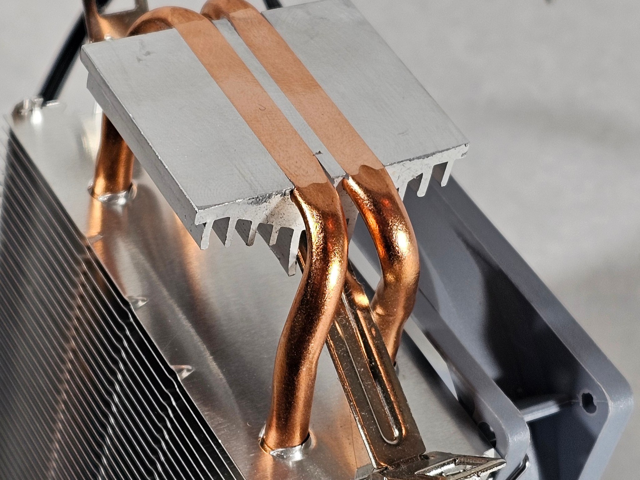 AIGO CPU Cooler with WHITE RGB Fan
