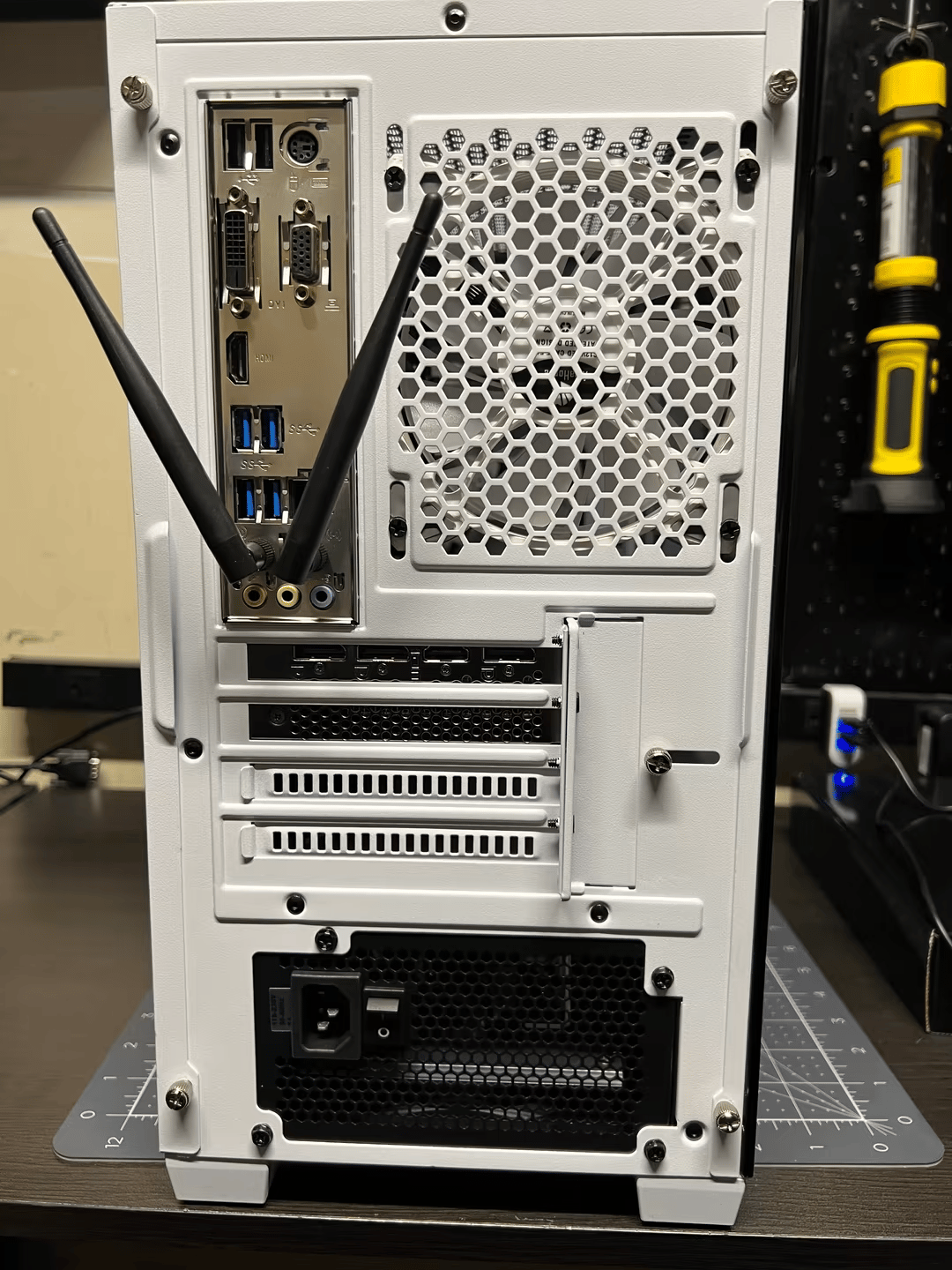Win 10 Gaming PC || Intel i5-10400 + RX 6600