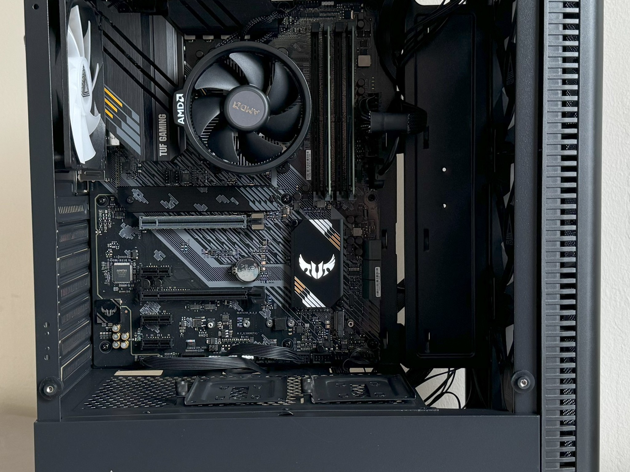 AMD Ryzen 5 5600GT Gaming PC ASUS TUF B550-PLUS Radeon Vega 7 Graphics 16GB DDR4 512GB SSD EVGA 600W