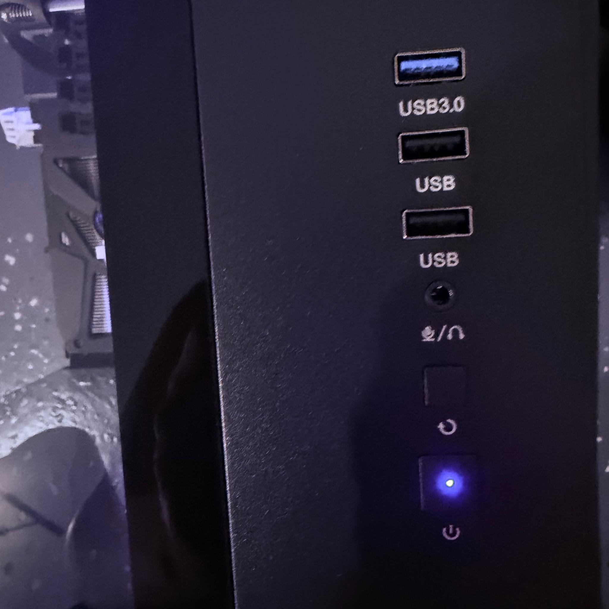 ❄️"Lunar Frost "❄️| 1080p Gaming | RTX 3060 12GB | i7 9700F | 16B Ram | 1.5TB Storage