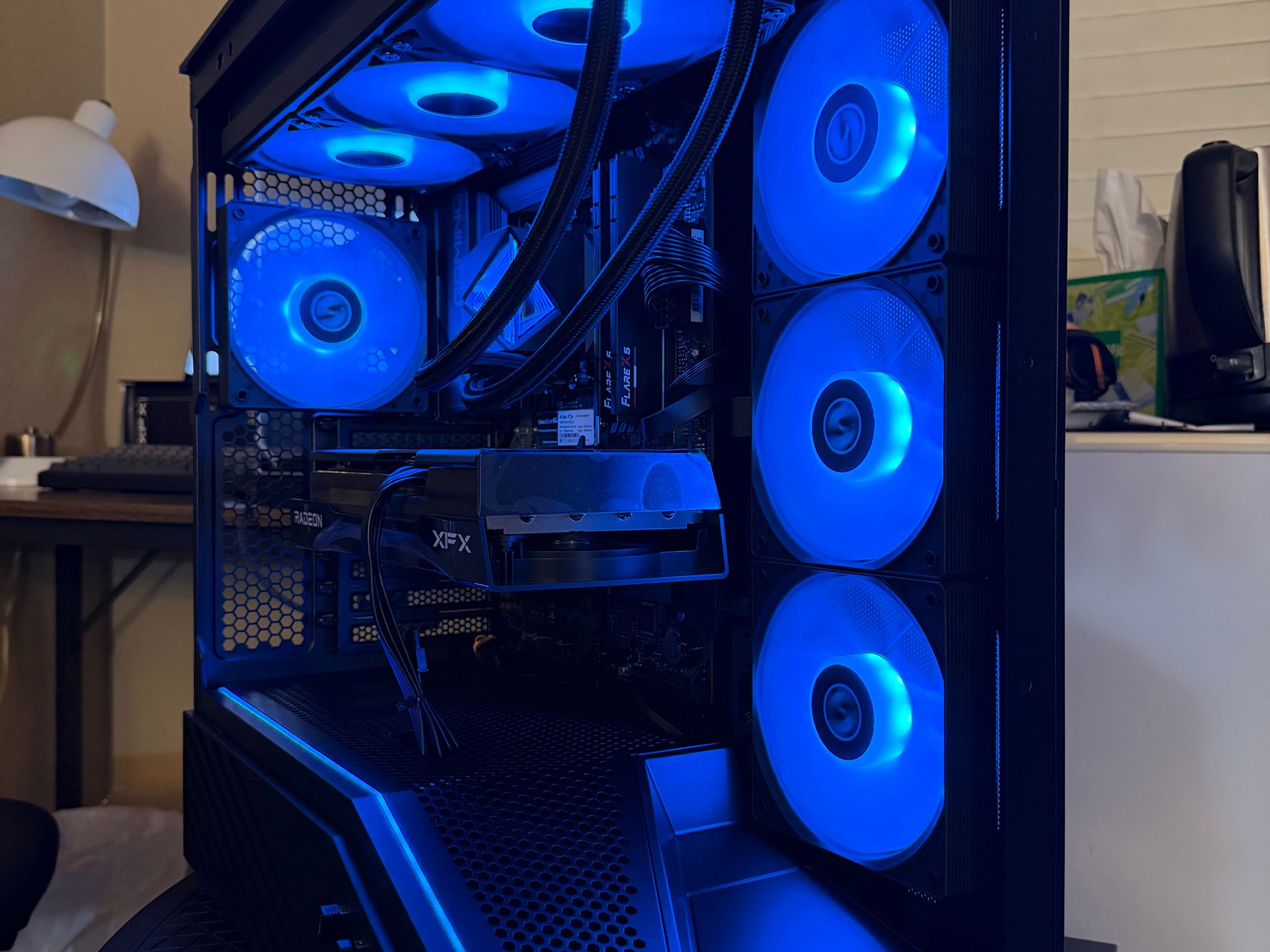 🔥 ALL NEW | Ryzen 7 7800X3D | XFX RX 9070 GRE 12GB | 32GB DDR5-6000 CL30 | 360MM AIO | WIN 11 PRO