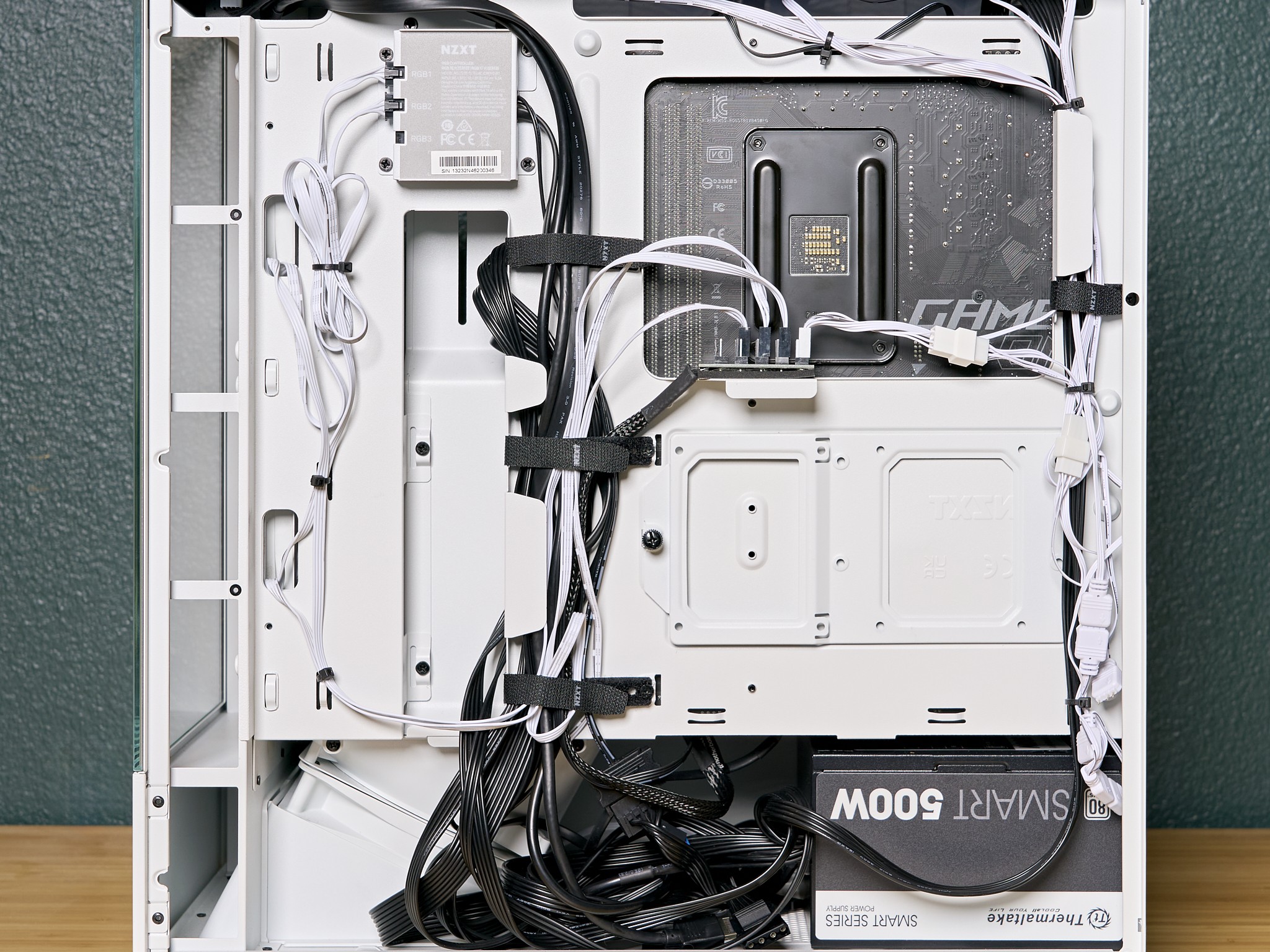 H5 Elite (White) | Ryzen 7 3700X | RX 5700XT | 16gb DDR4