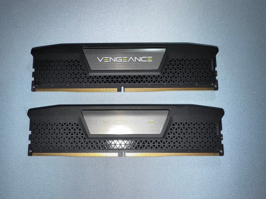 CORSAIR Vengeance DDR5 RAM 64GB (2x32GB) 6000MHz CL30  Black (CMK64GX5M2B6000C30)