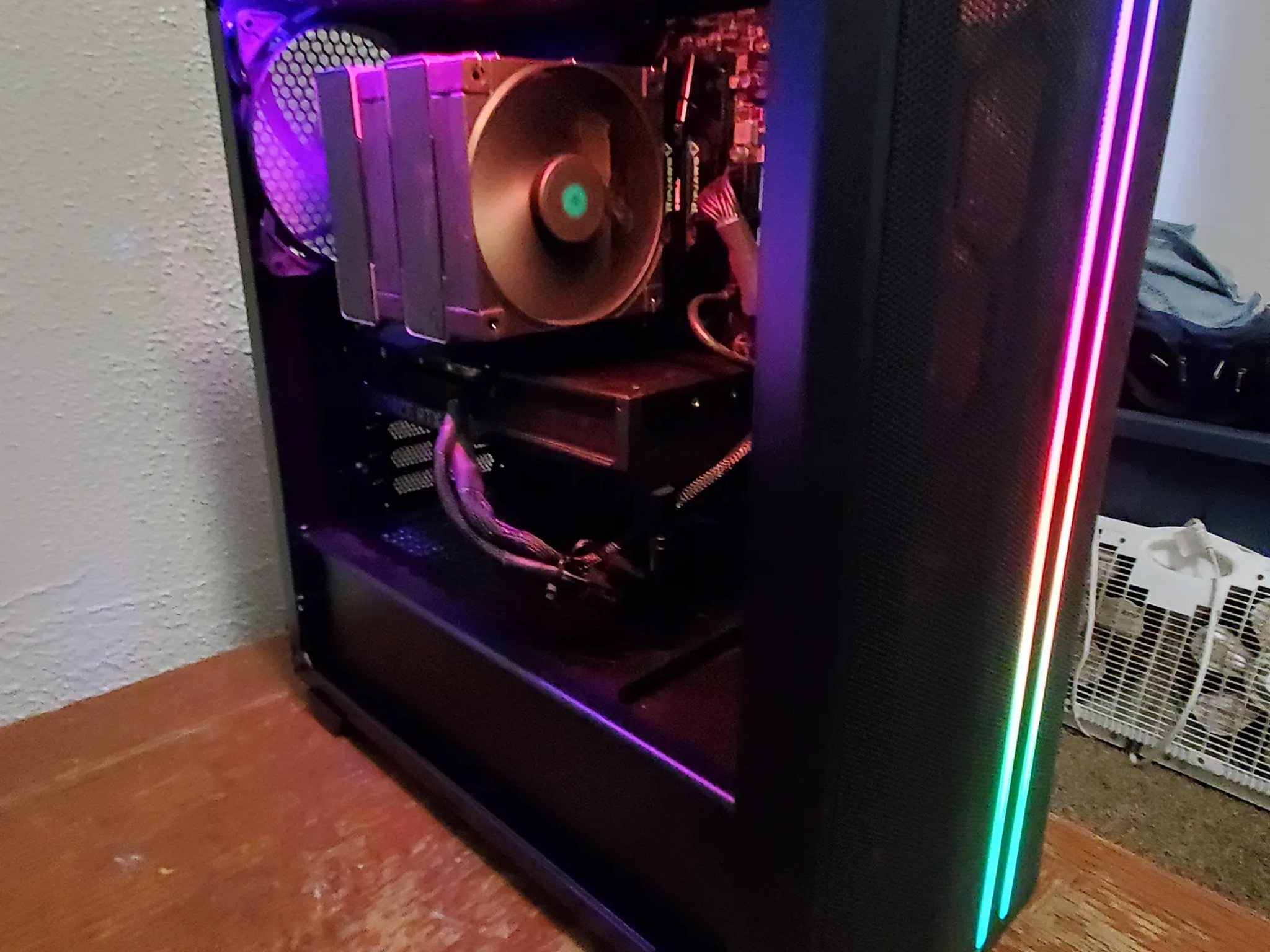 1 Yr Old 1440p MONSTER Gaming PC RTX 4070 (Read Desc)