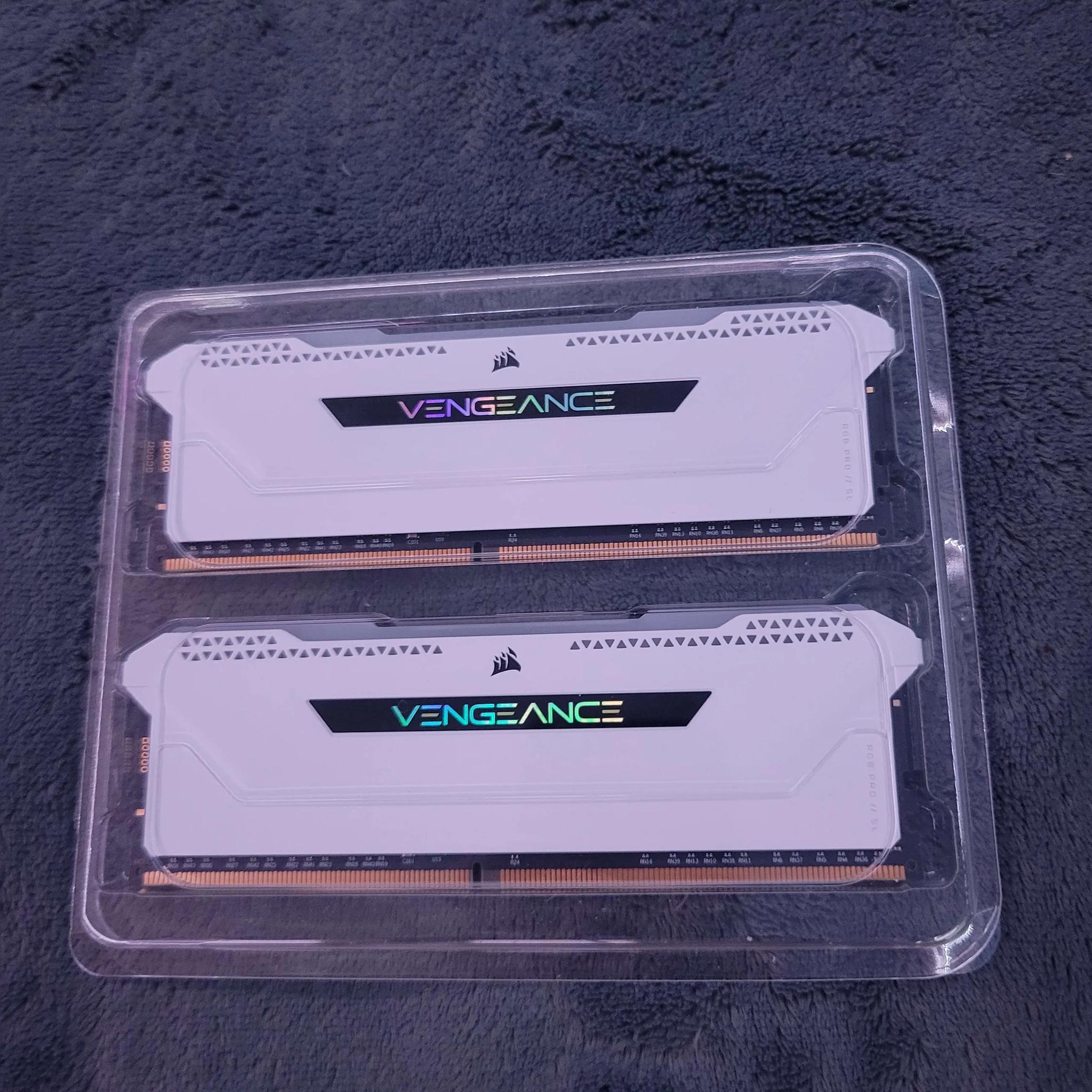 Corsair Vengeance RGB Pro SL 16GB (2x8GB) DDR4-3200 Ram