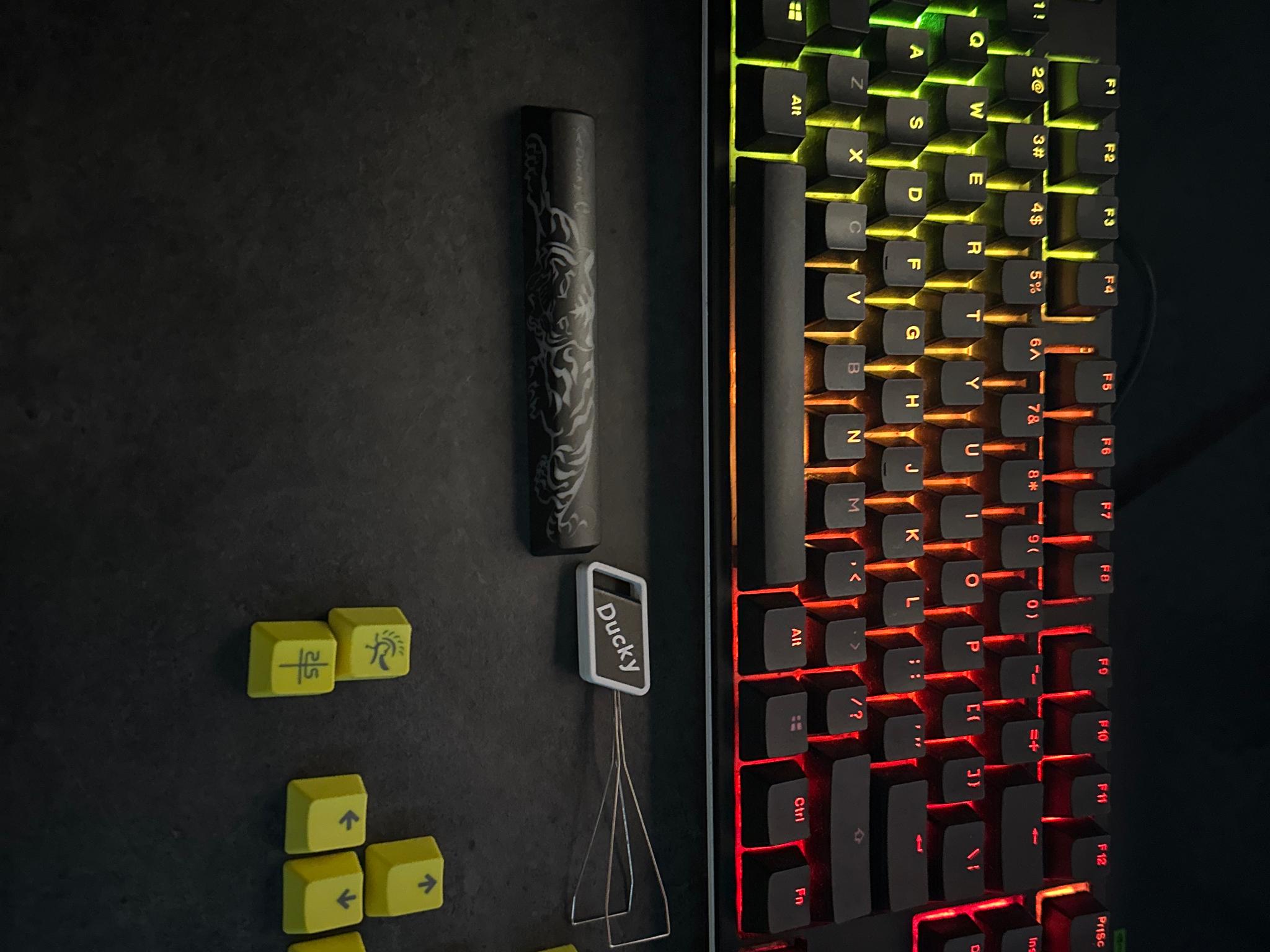 Ducky Keyboard, Black/Yellow, Plastic, Good Condition