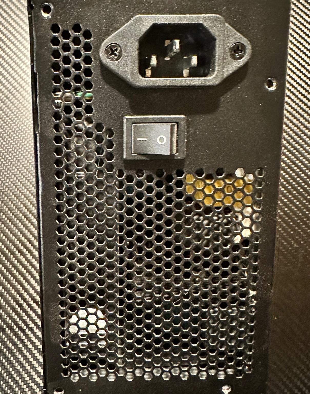 CORSAIR CX750 — 80 PLUS® Bronze - 750 Watt Power Supply - Non-Modular