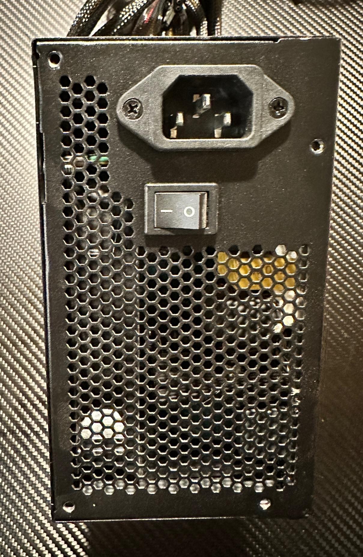 CORSAIR CX750 — 80 PLUS® Bronze - 750 Watt Power Supply - Non-Modular