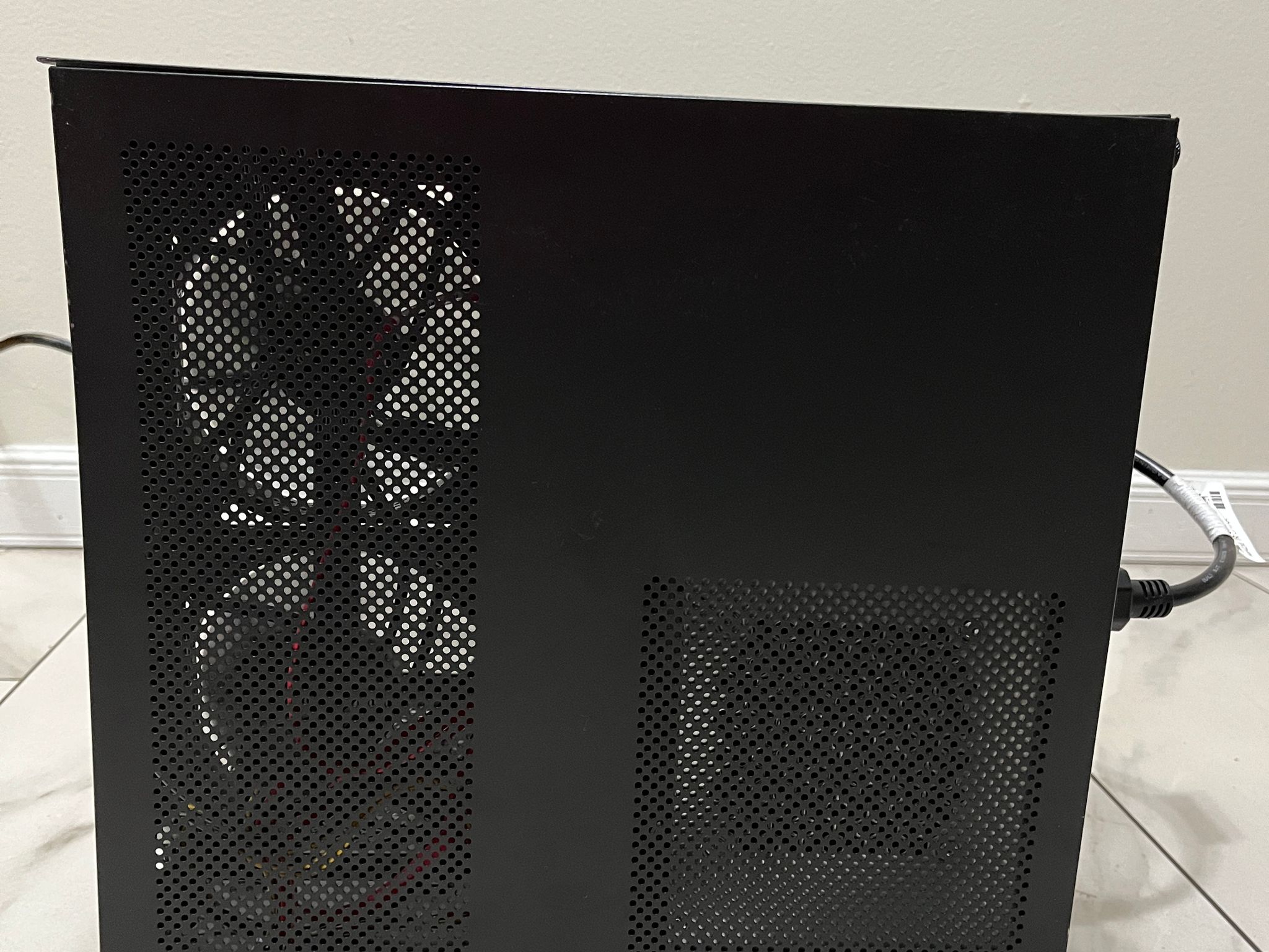 RTX 2060,Intel i5-7500,16GB RAM,870 GB Storage,Gaming PC w/Wi-Fi & BT-Defective Case,See Description