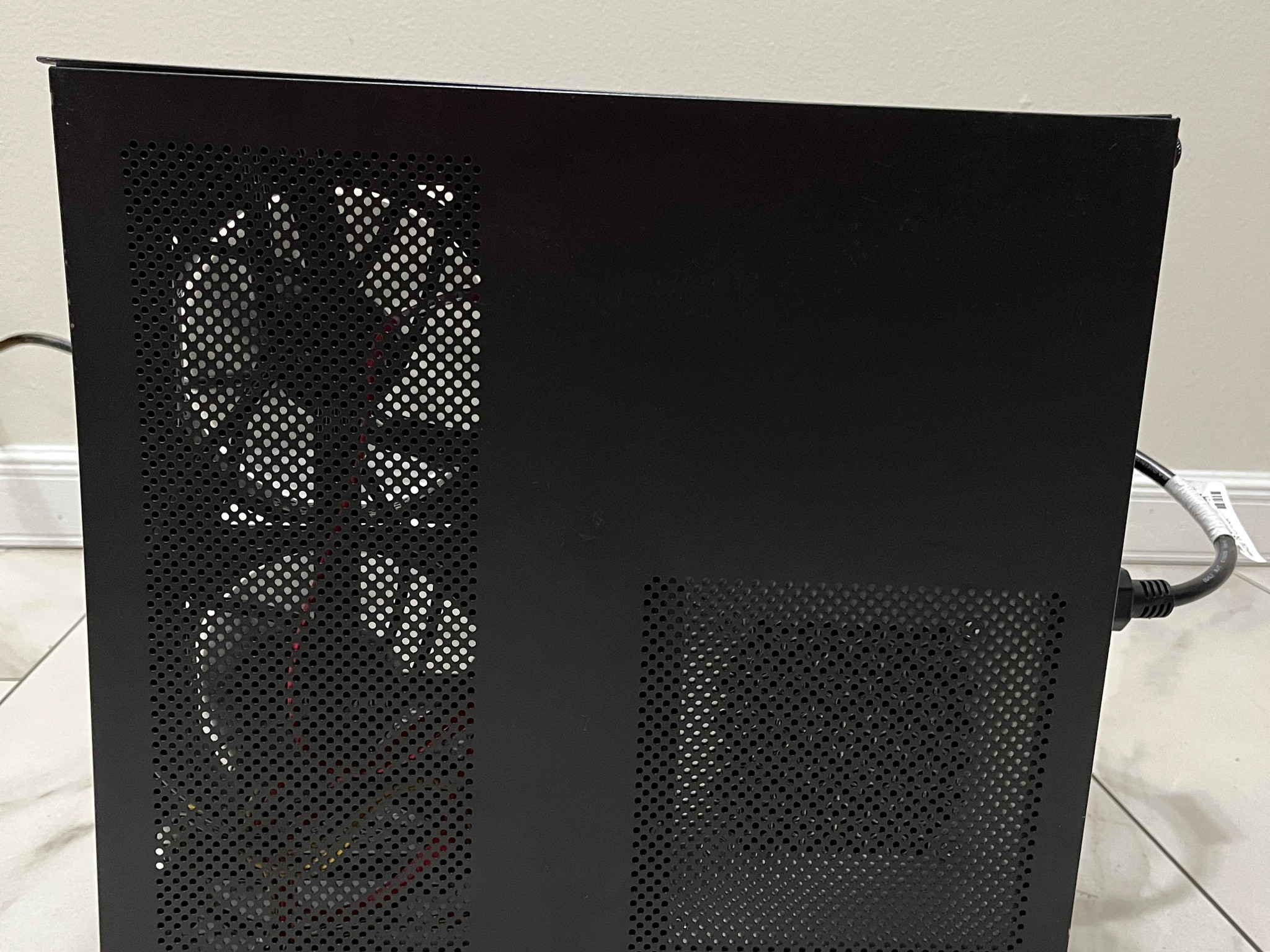 RTX 2060,Intel i5-7500,16GB RAM,870 GB Storage,Gaming PC w/Wi-Fi & BT-Defective Case,See Description