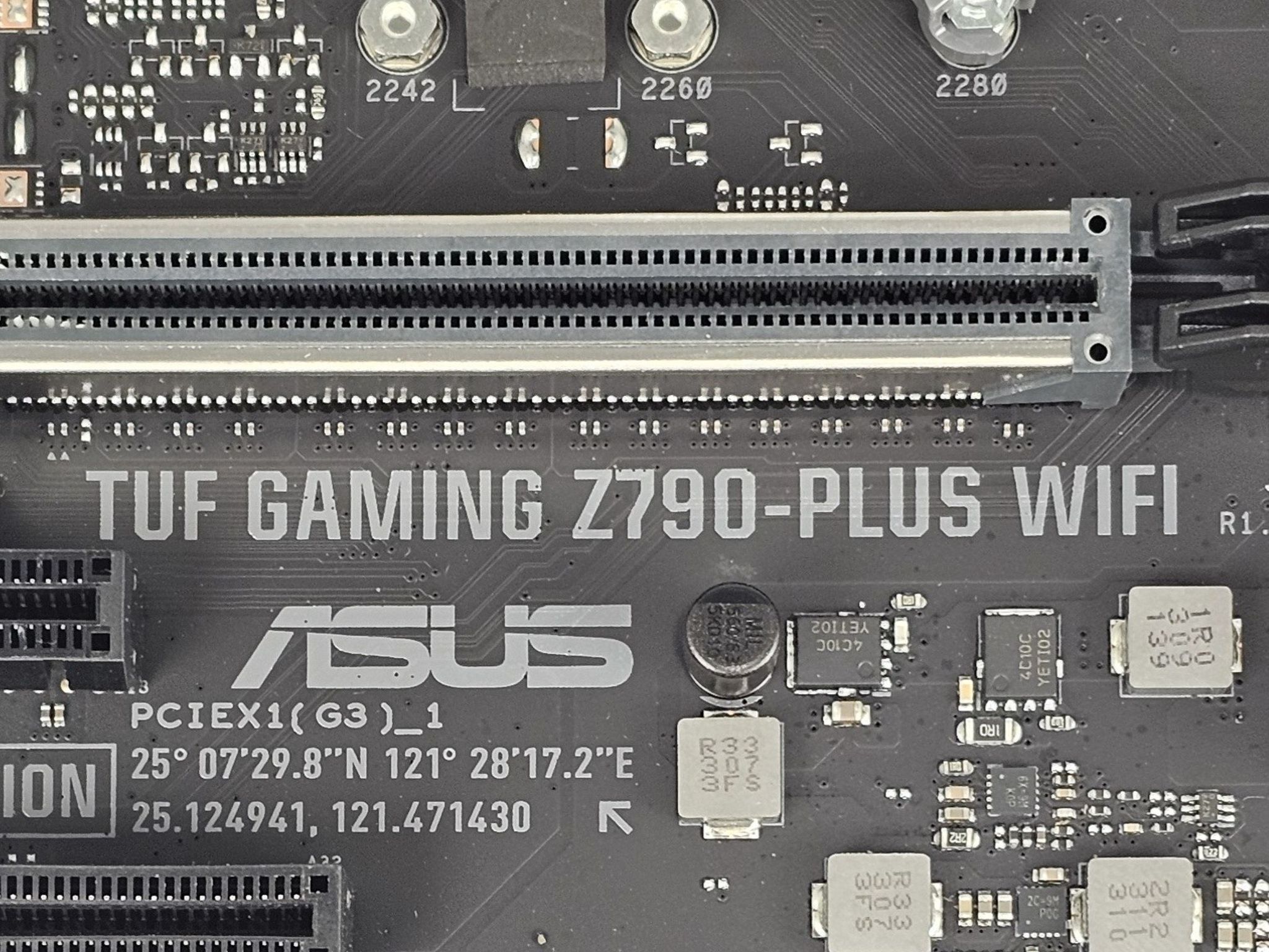 ASUS TUF GAMING Z790-PLUS WIFI LGA1700 DDR5 ATX Motherboard
