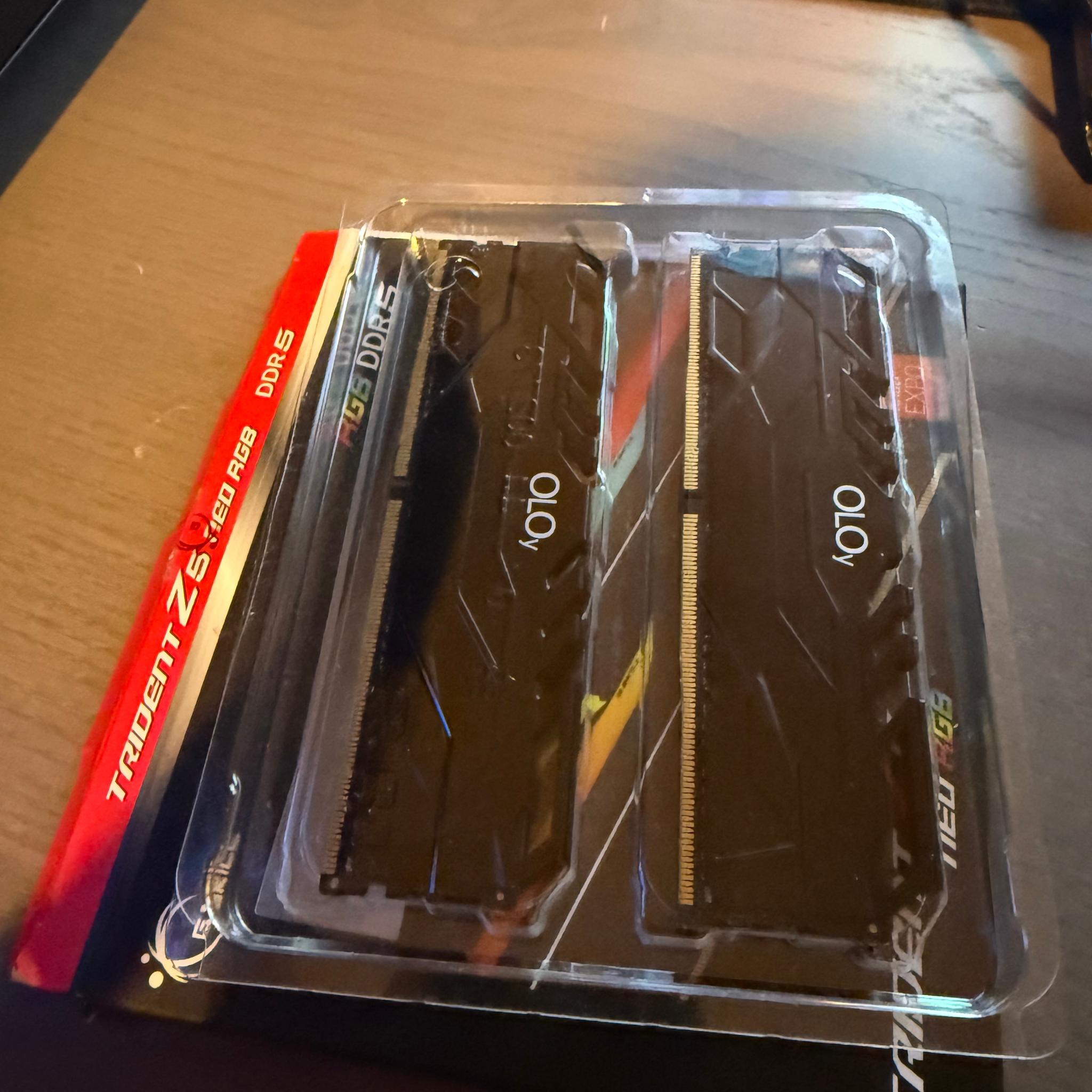 OLOy Owl 16GB (2×16GB) RAM DDR4 3200MHz (MD4U083216CGDA B)